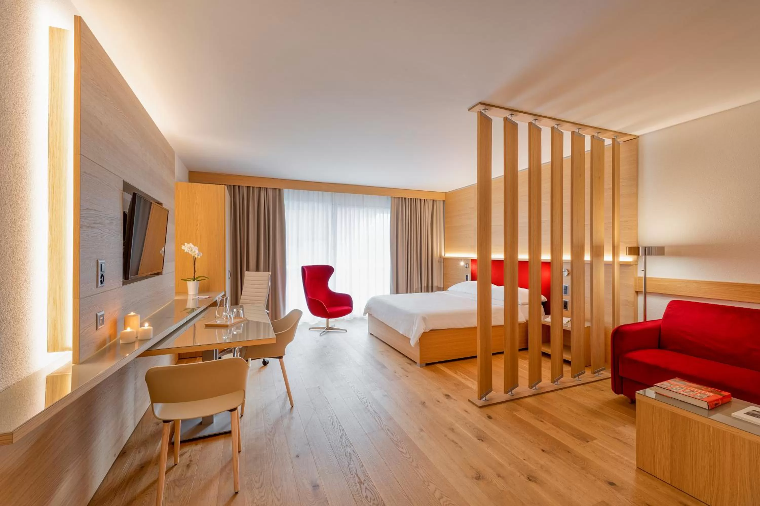Photo of the whole room, Bed in Los Lorentes Hotel Bern City