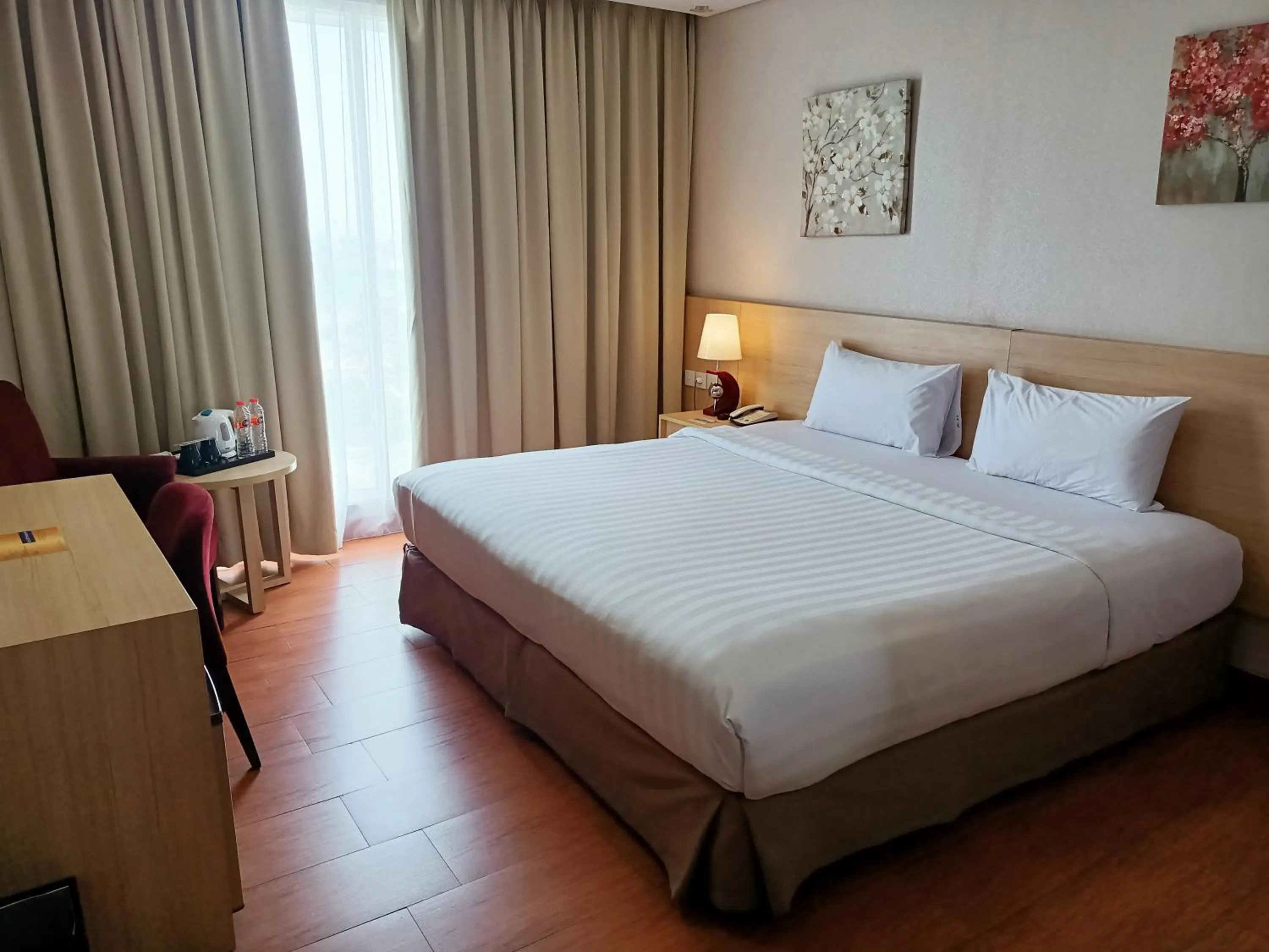 Bed in Days Hotel & Suites by Wyndham Jakarta Airport