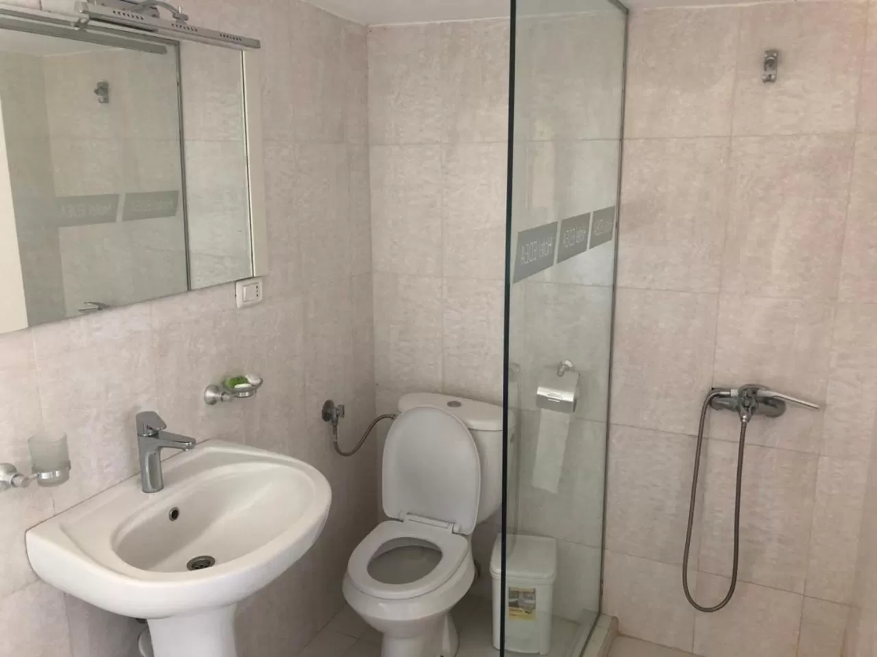 Bathroom in Hotel EDEA