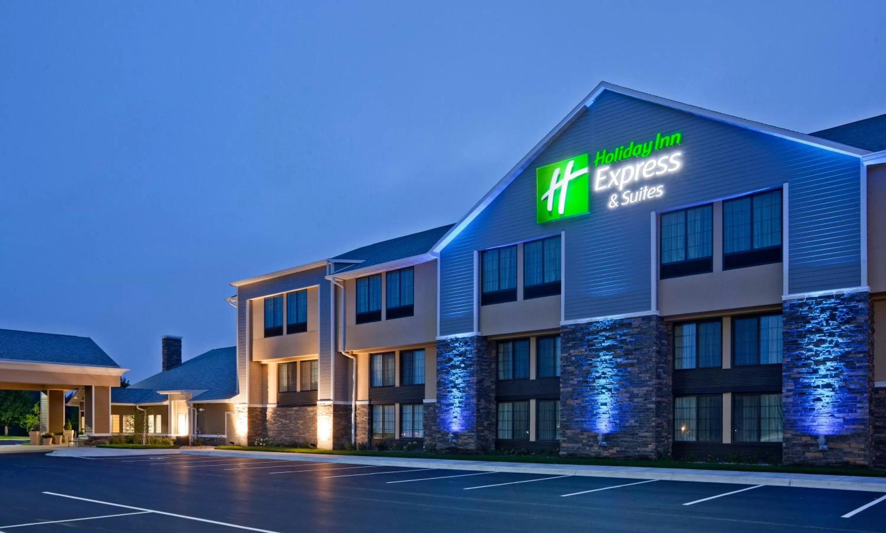 Property building in Holiday Inn Express & Suites Willmar by IHG