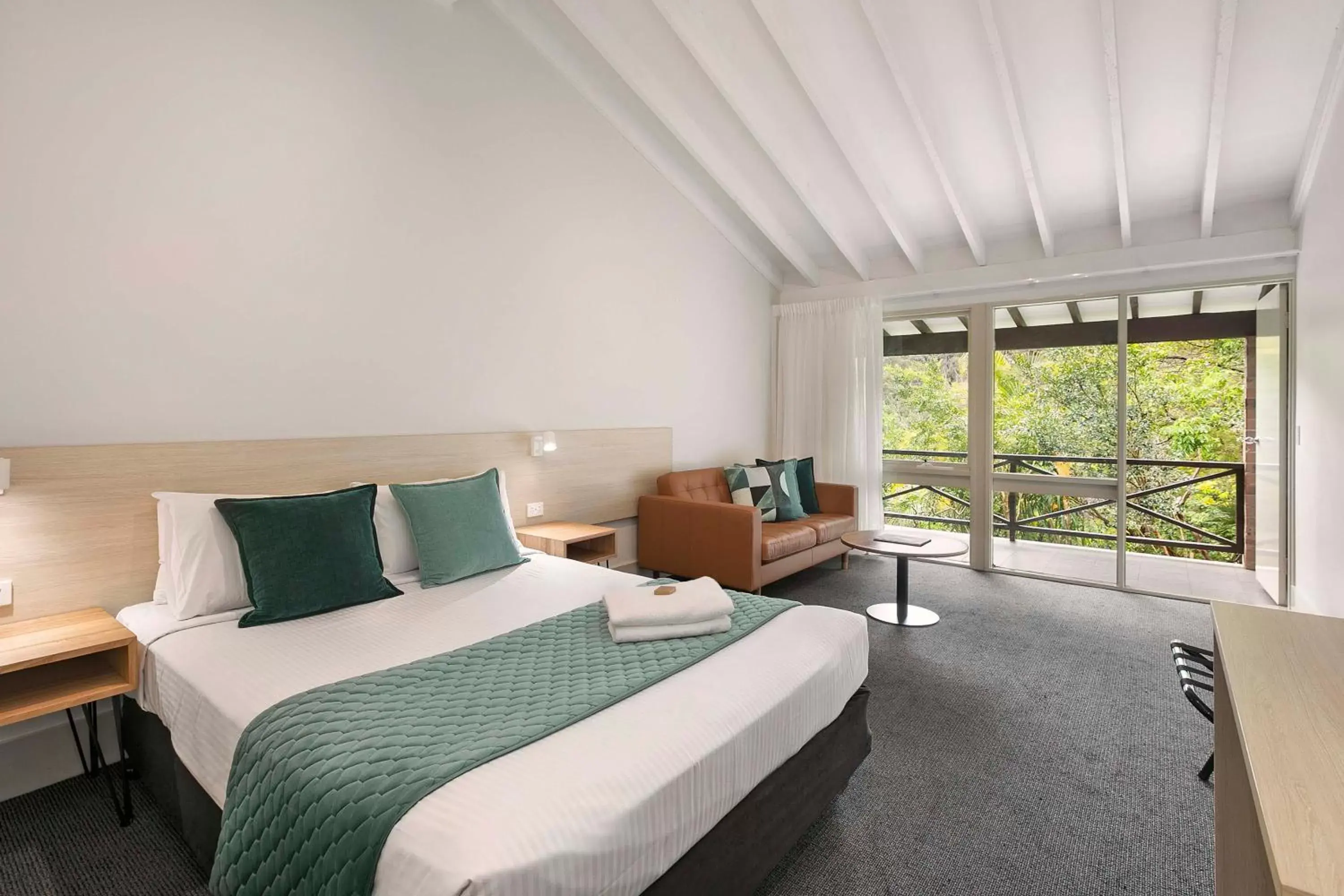 Photo of the whole room, Bed in Avoca Beach Hotel