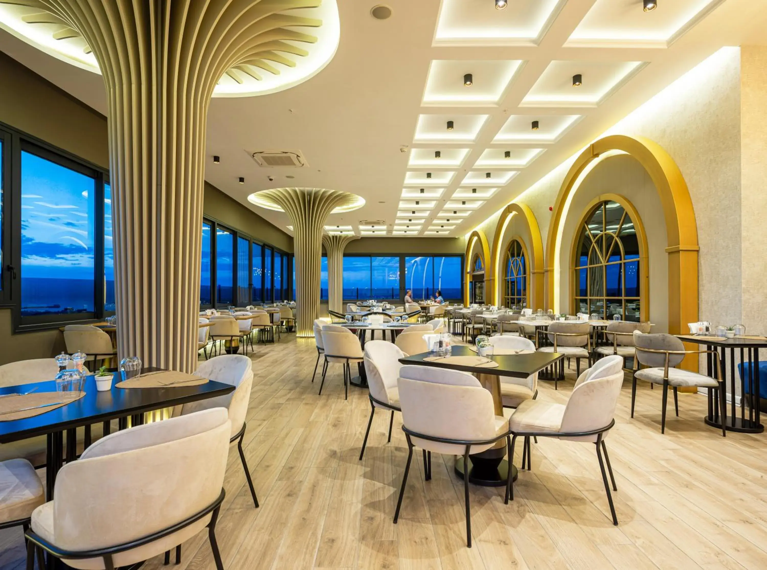 Restaurant/Places to Eat in DoubleTree By Hilton Hotel Izmir - Alsancak