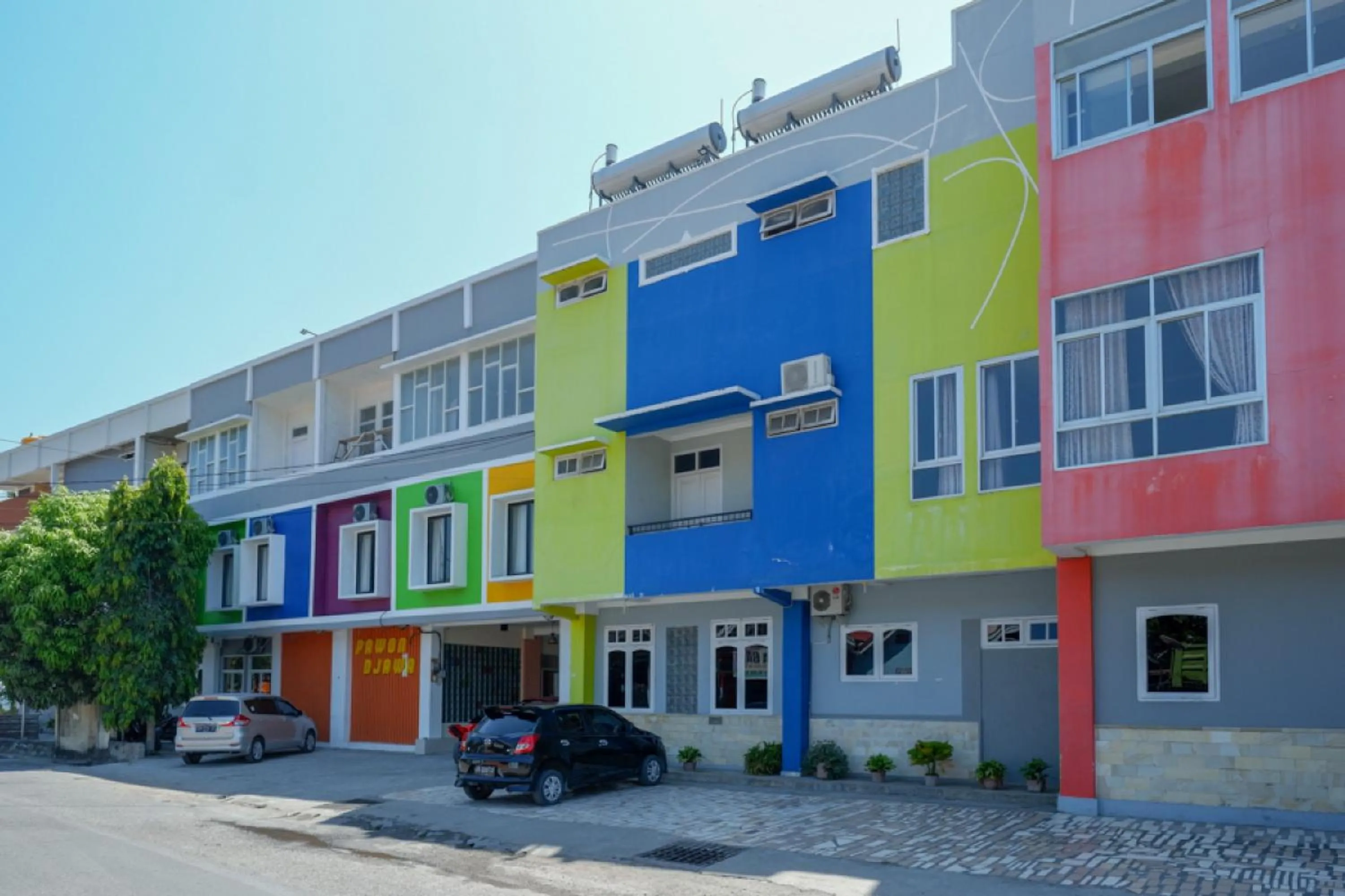 Facade/entrance in RedDoorz Plus Syariah @ Hotel Boulevard Luwuk