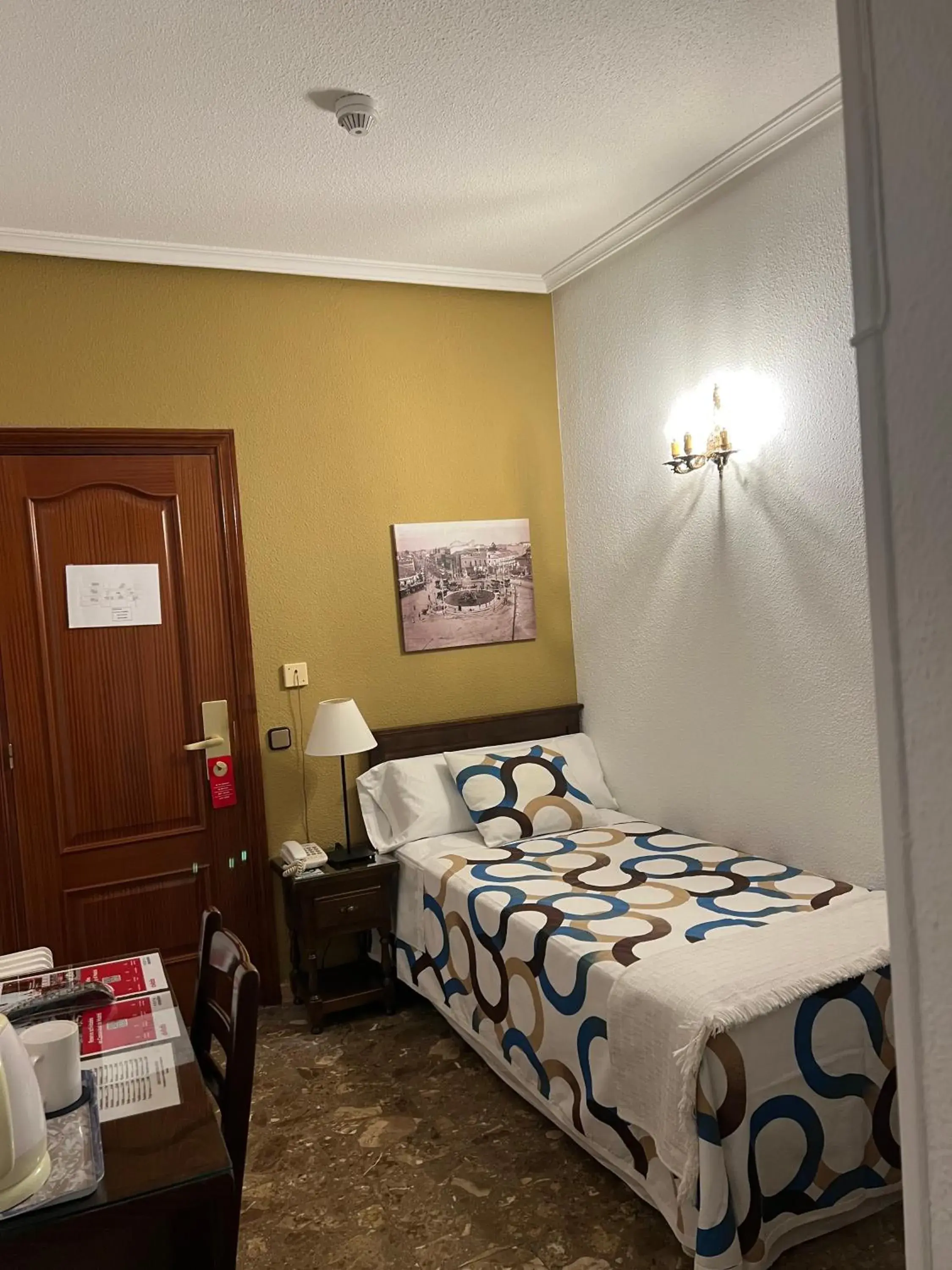 Photo of the whole room, Bed in Hostal Sonsoles Madrid-Centro