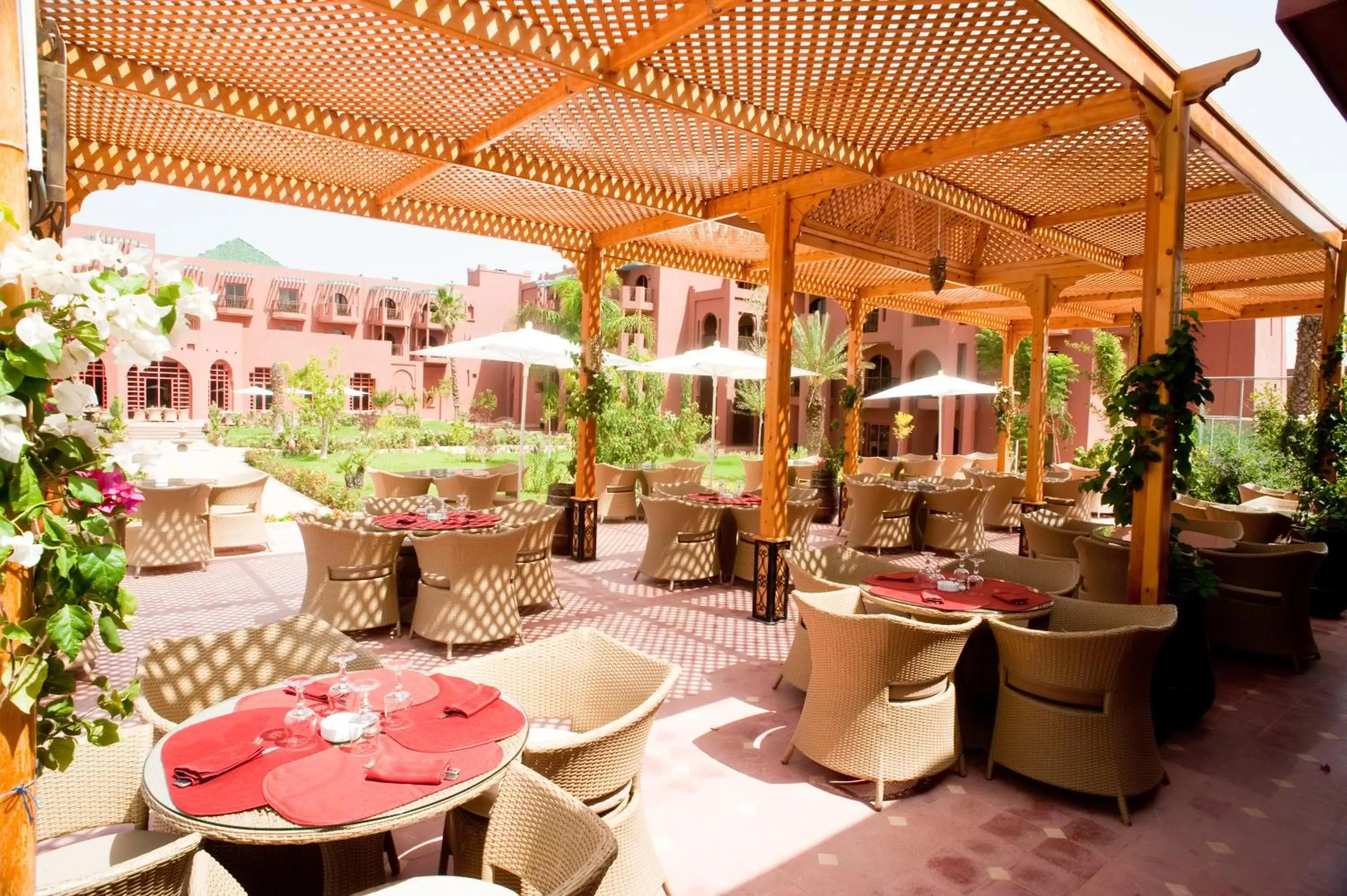 Restaurant/Places to Eat in Palm Plaza Hôtel & Spa