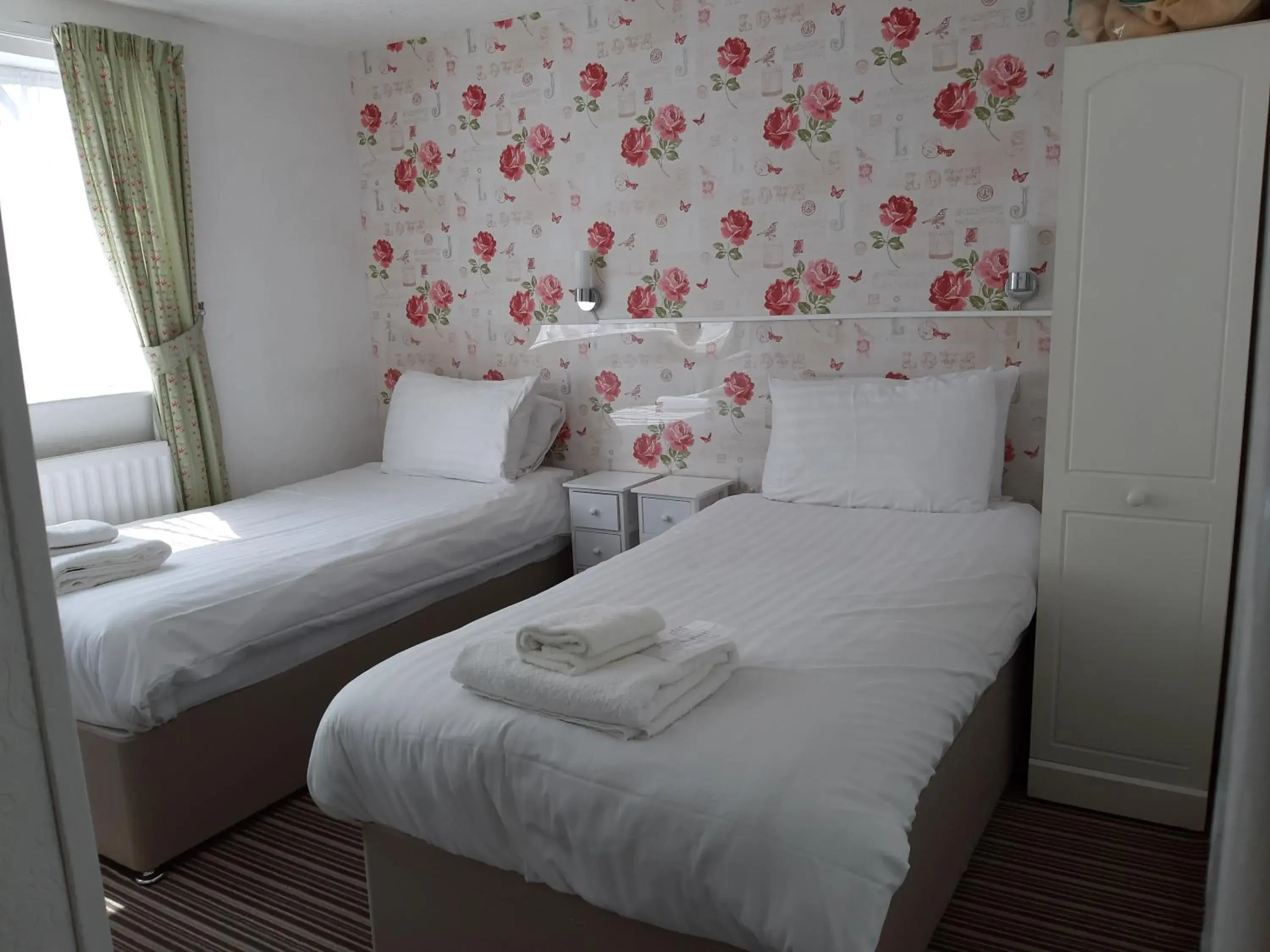 Photo of the whole room, Bed in North Parade Seafront Accommodation