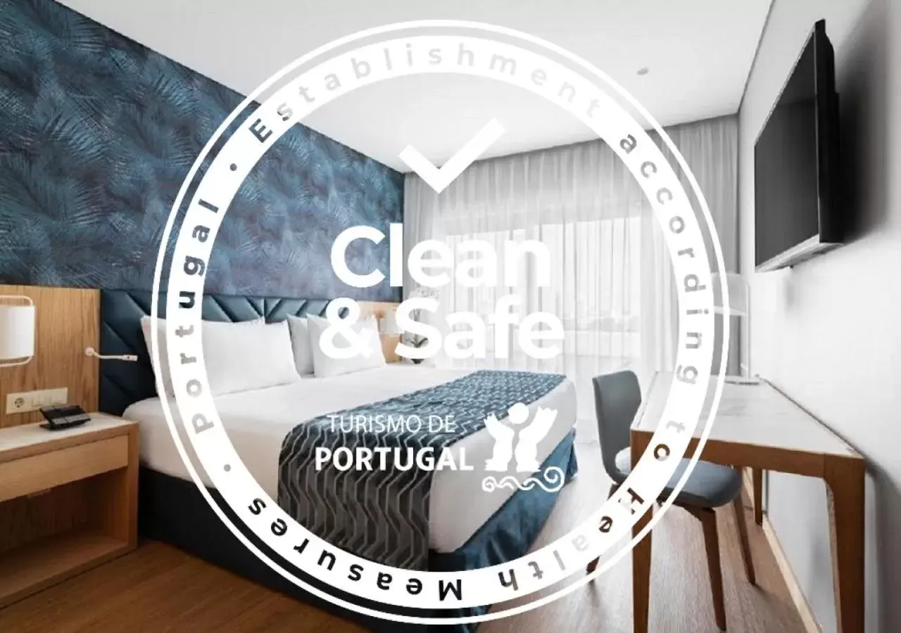 Bedroom, Property Logo/Sign in Eurostars Matosinhos