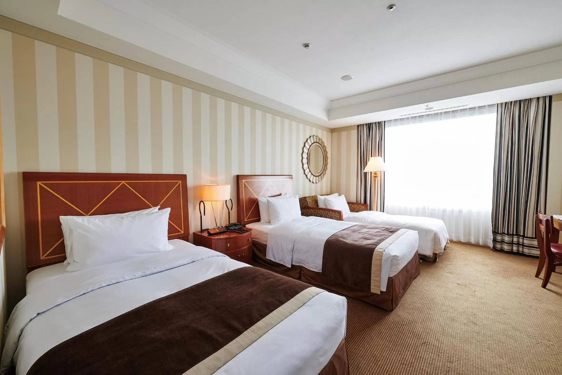 Superior Triple Room - Non-Smoking - River View in Imperial Hotel Osaka Superior Triple Room - Non-Smoking - River View in Imperial Hotel Osaka