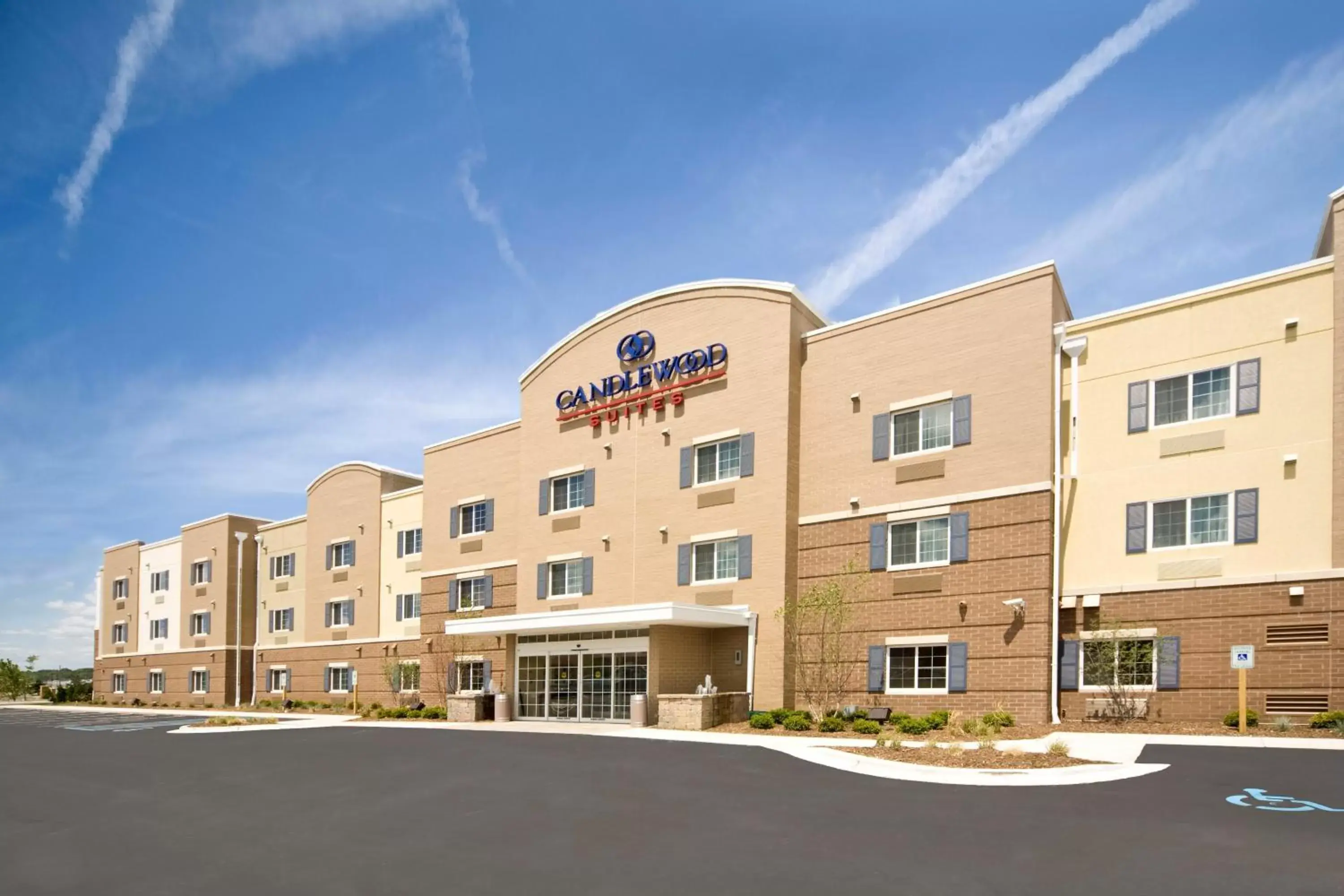 Property Building in Candlewood Suites Milwaukee Airport - Oak Creek, an IHG Hotel