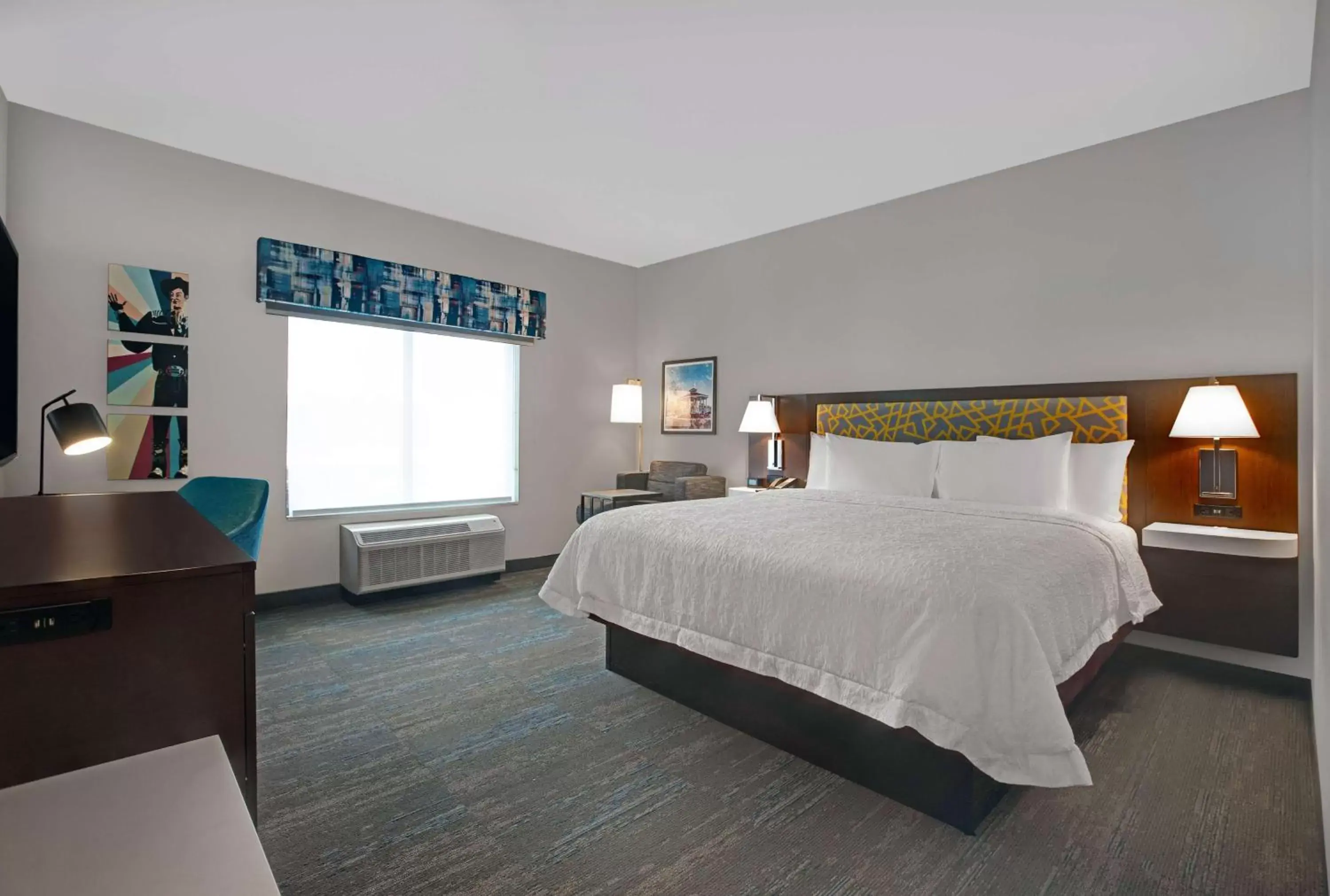 Bed in Hampton Inn & Suites Farmers Branch Dallas, Tx