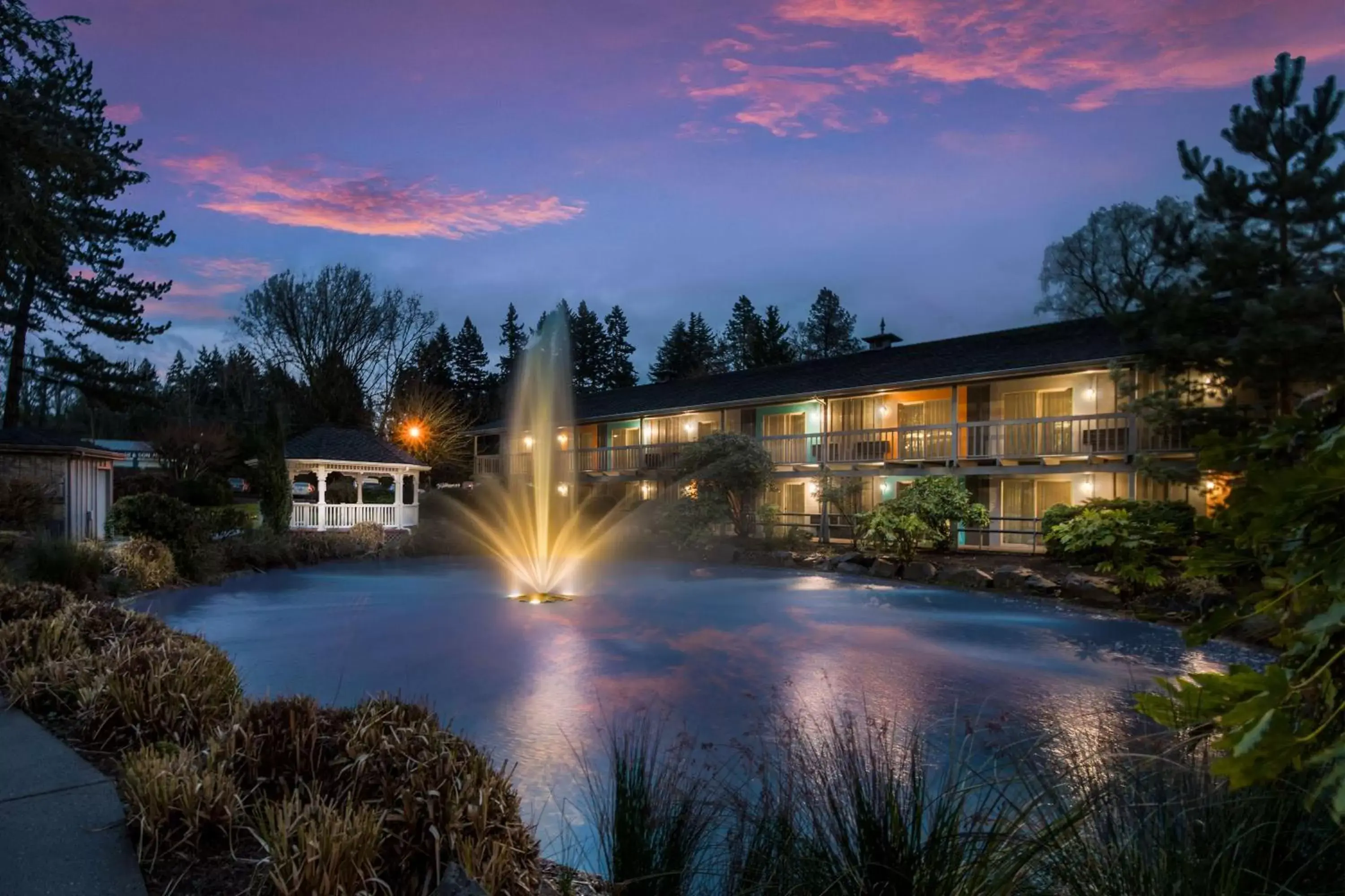 Property Building in Best Western Portland West Beaverton