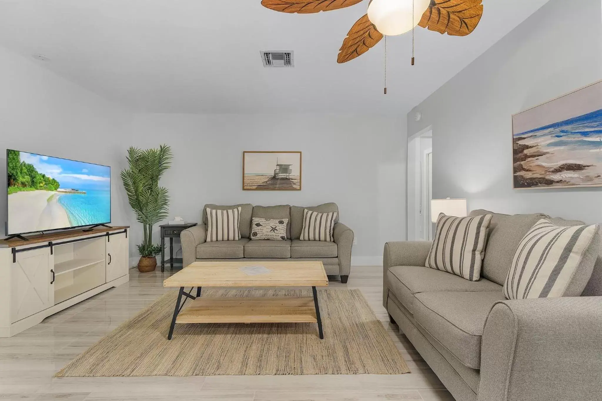 Living room in Matlacha on Shoreview Living room in Matlacha on Shoreview