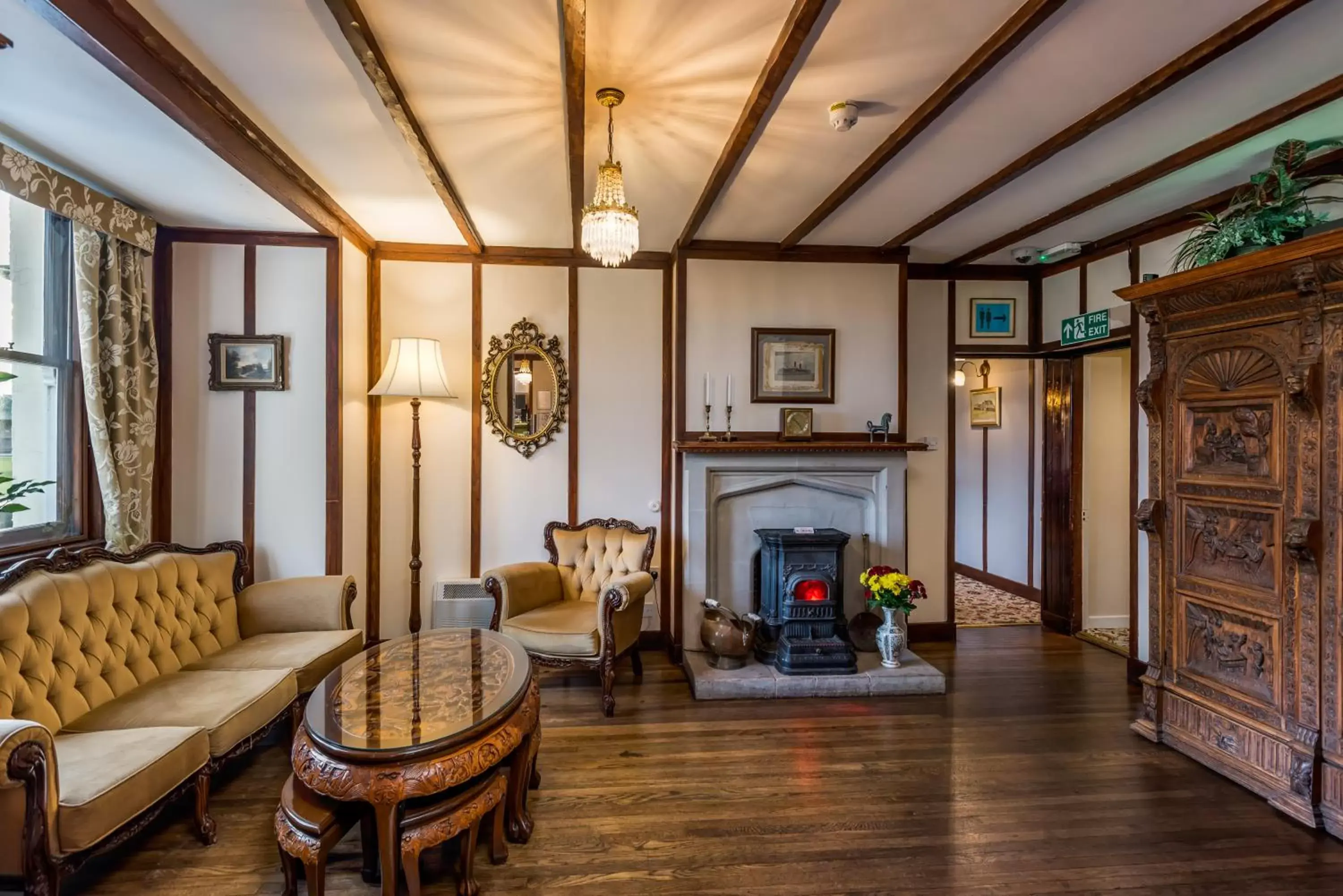 Seating Area in Grey Harlings Hotel