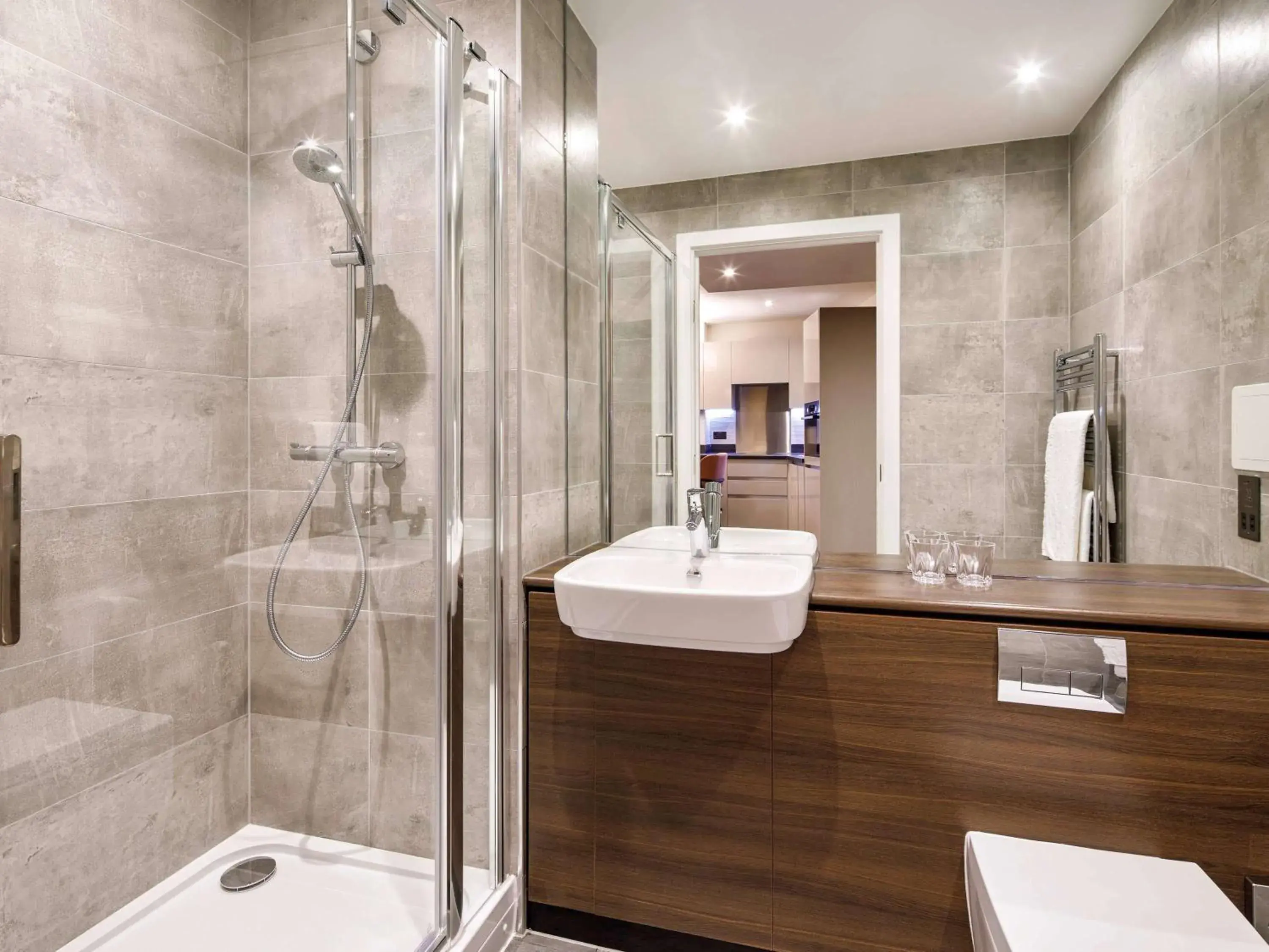 Photo of the whole room, Bathroom in Aparthotel Adagio London Sutton Point