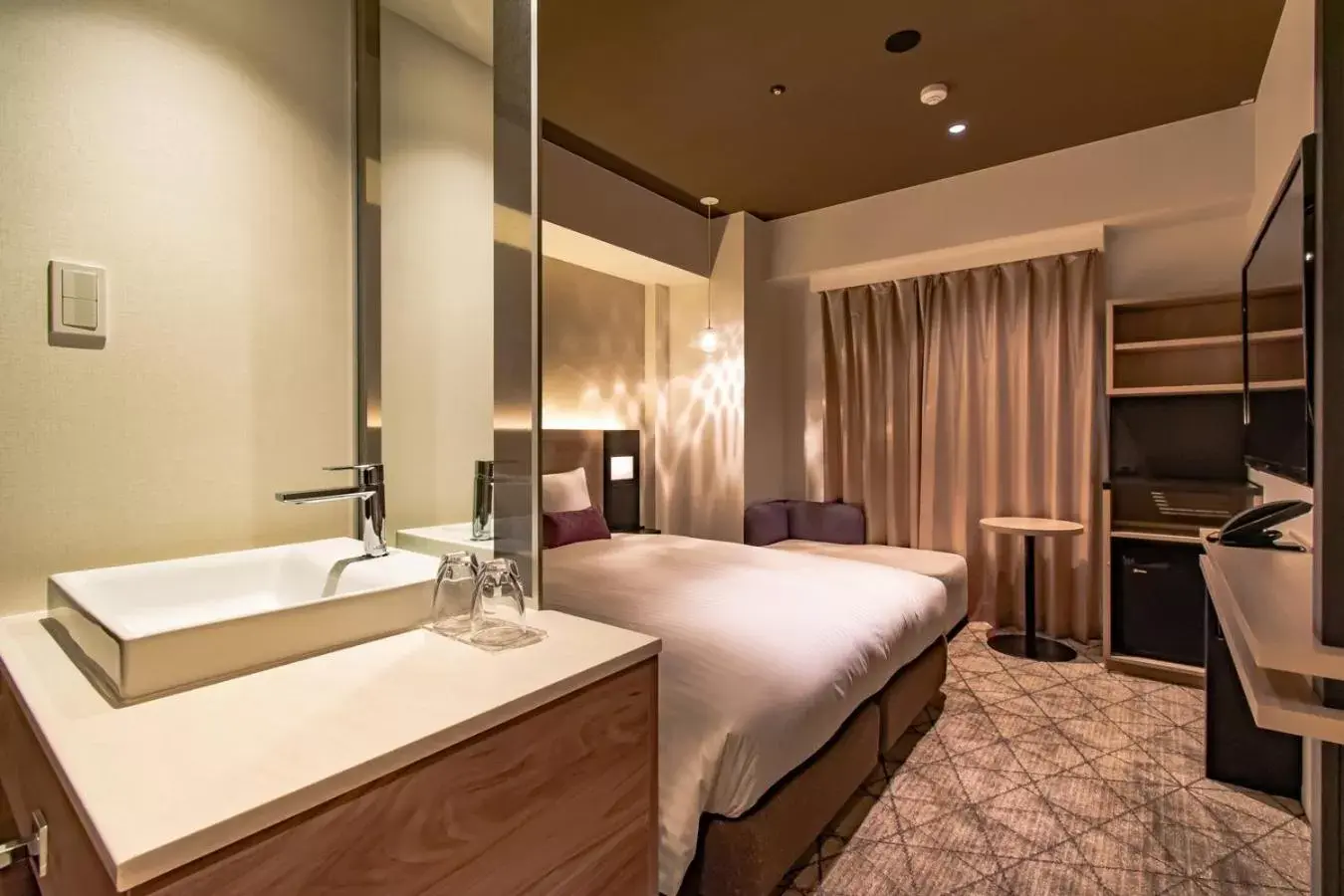 Photo of the whole room, Bathroom in Daiwa Roynet Hotel Osaka Sakaisuji Honmachi PREMIER