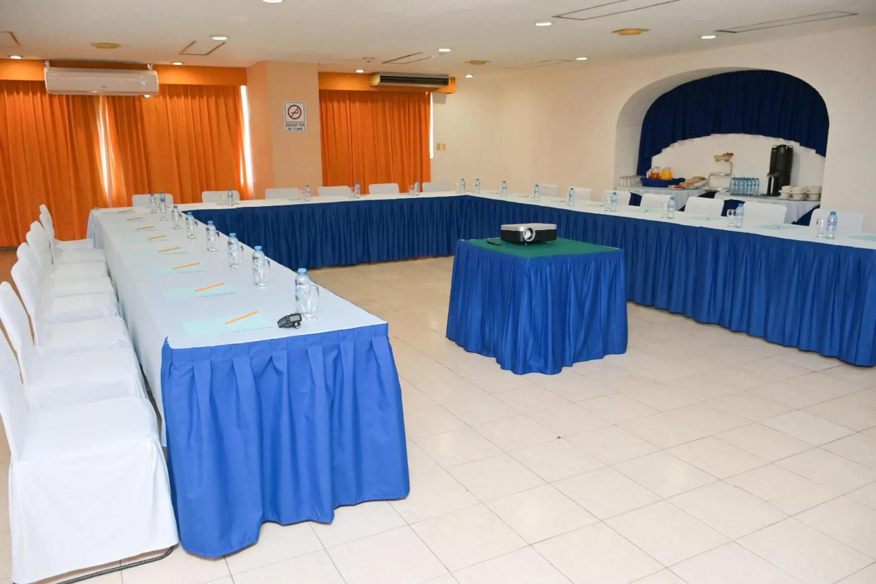 Meeting/conference room in Ritz Acapulco All Inclusive