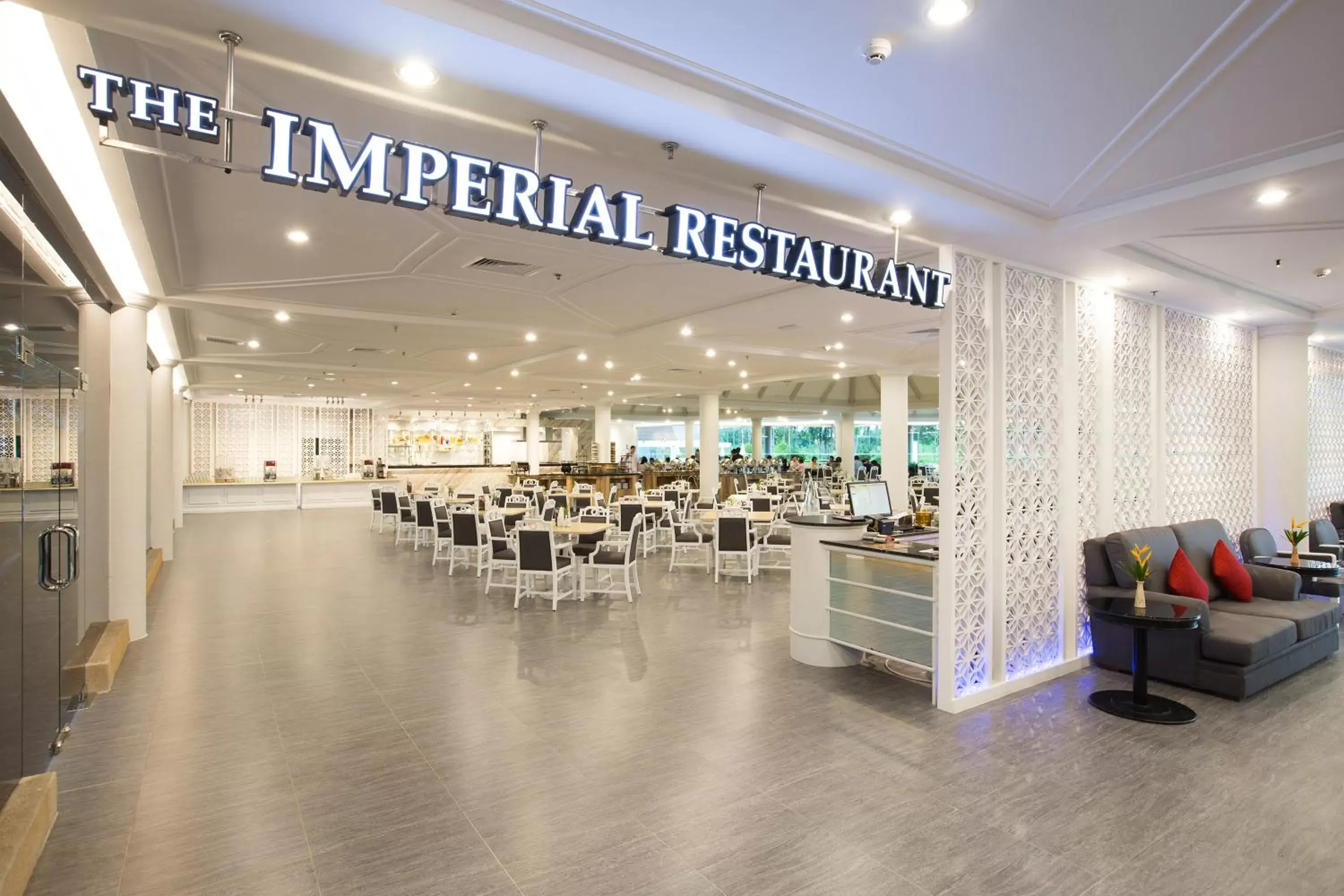 Restaurant/places to eat in The Imperial Hotel & Convention Centre Phitsanulok