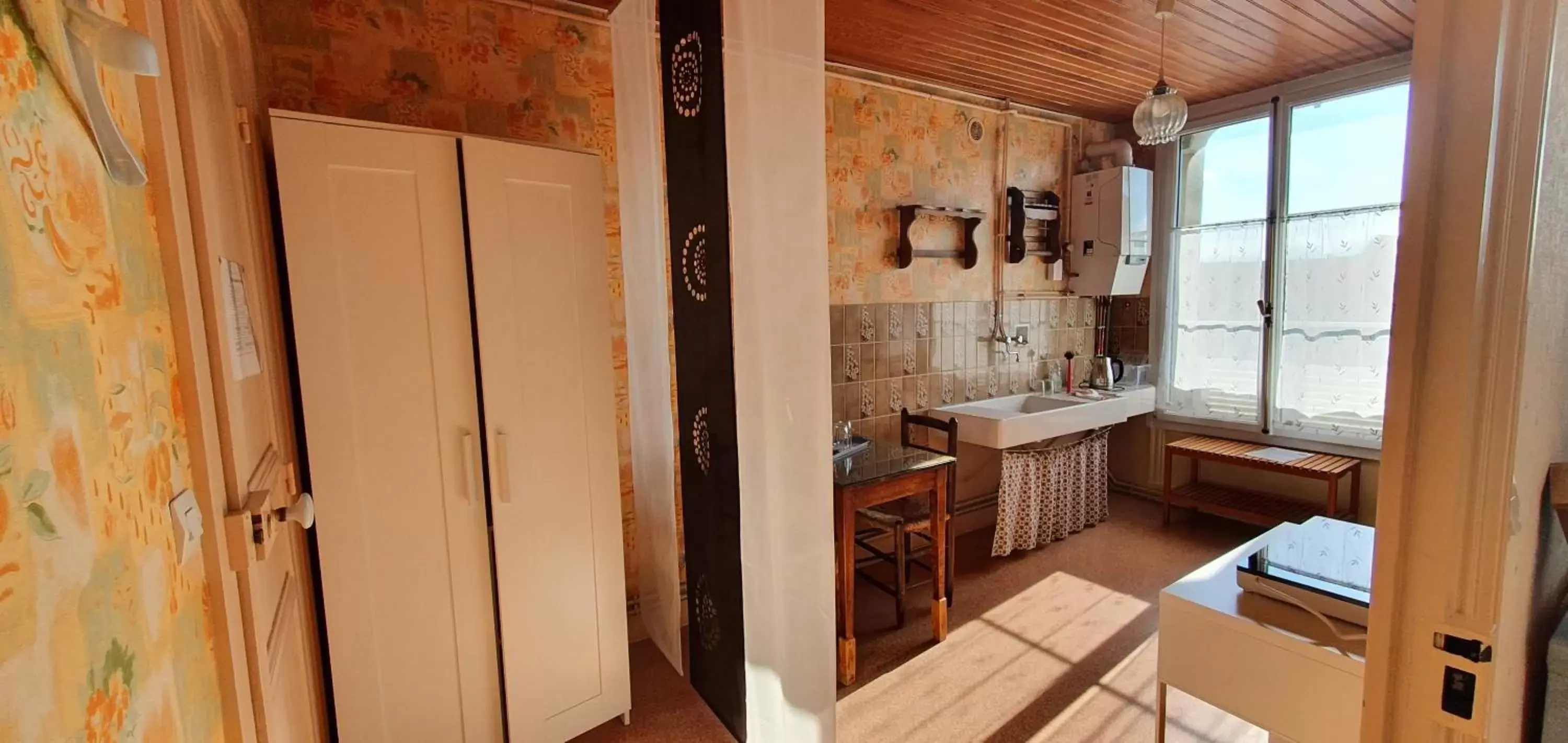 Kitchen or kitchenette, Bathroom in JOYEUX REVEIL