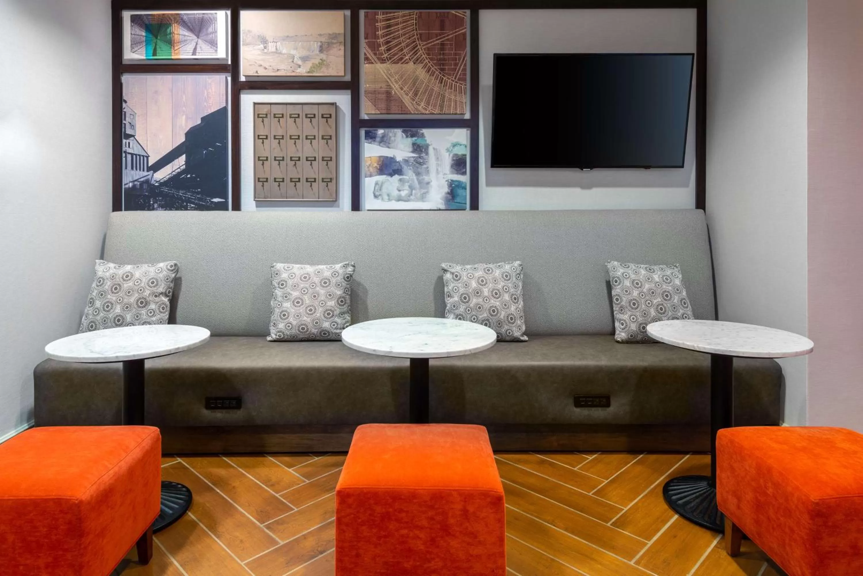 Lobby or reception in Hampton Inn Buffalo-Williamsville