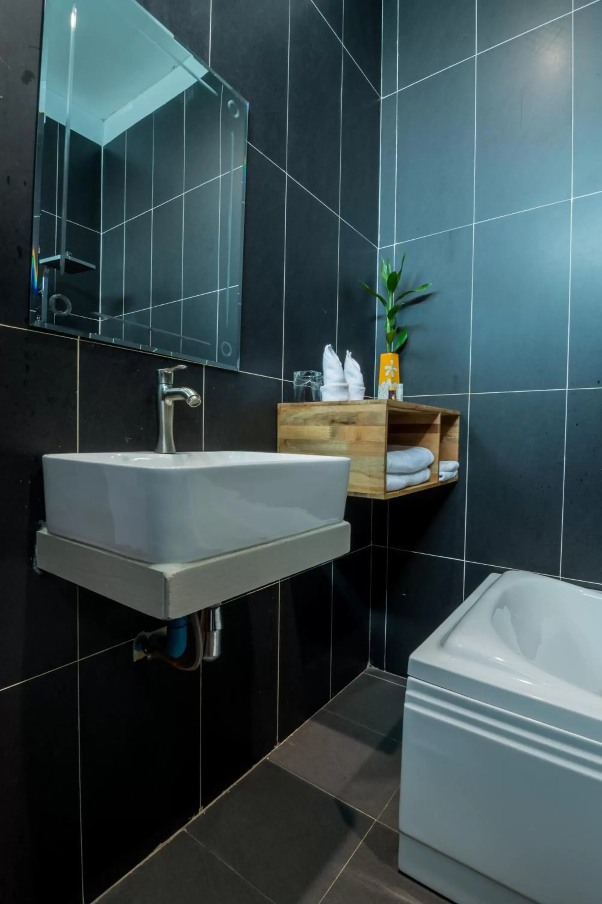 Bathroom in Indra Porak Residence Hotel