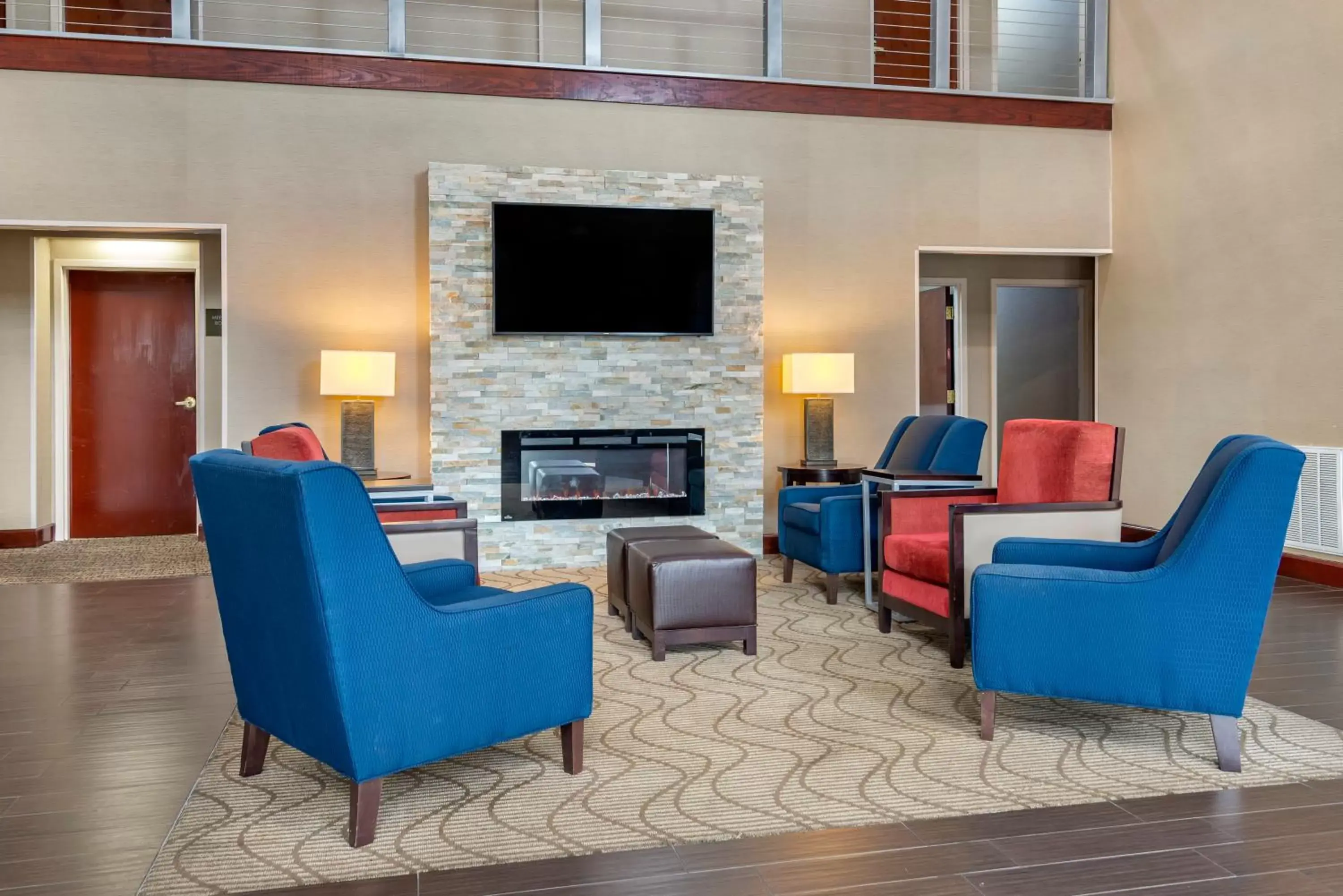 Lobby or reception, Seating Area in Comfort Suites near Robins Air Force Base
