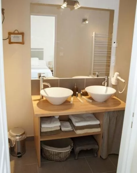 Bathroom in Chambres d'Hôtes Le Tilleul