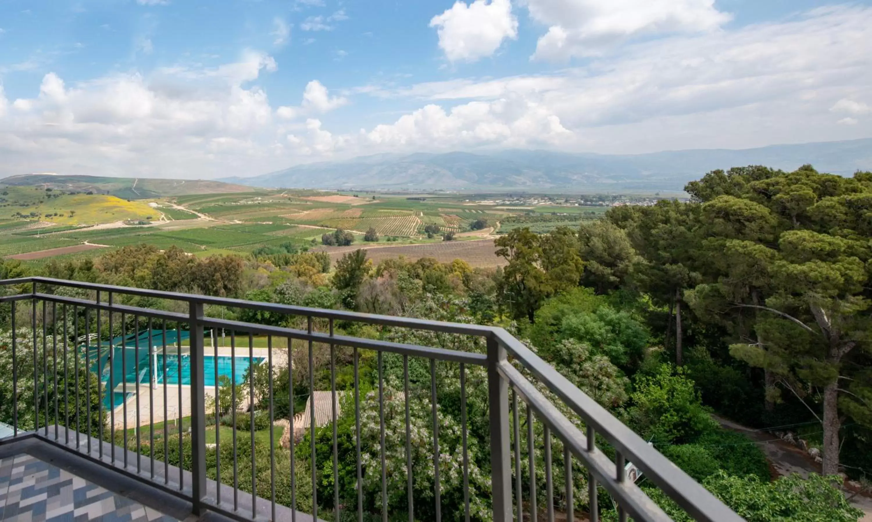 Mountain view, Pool View in Giladi Hotel