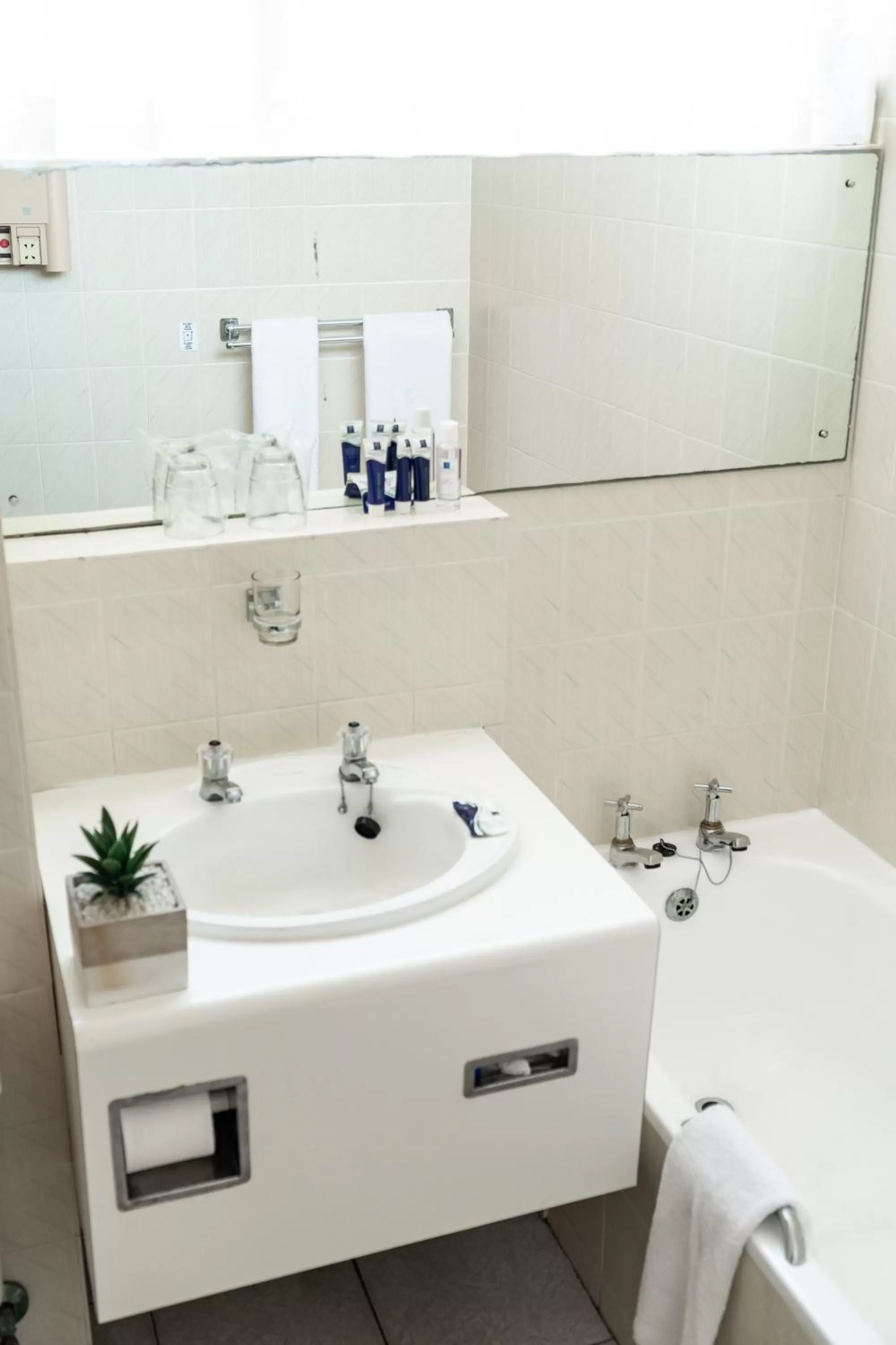 Toilet in Gooderson Tropicana Hotel