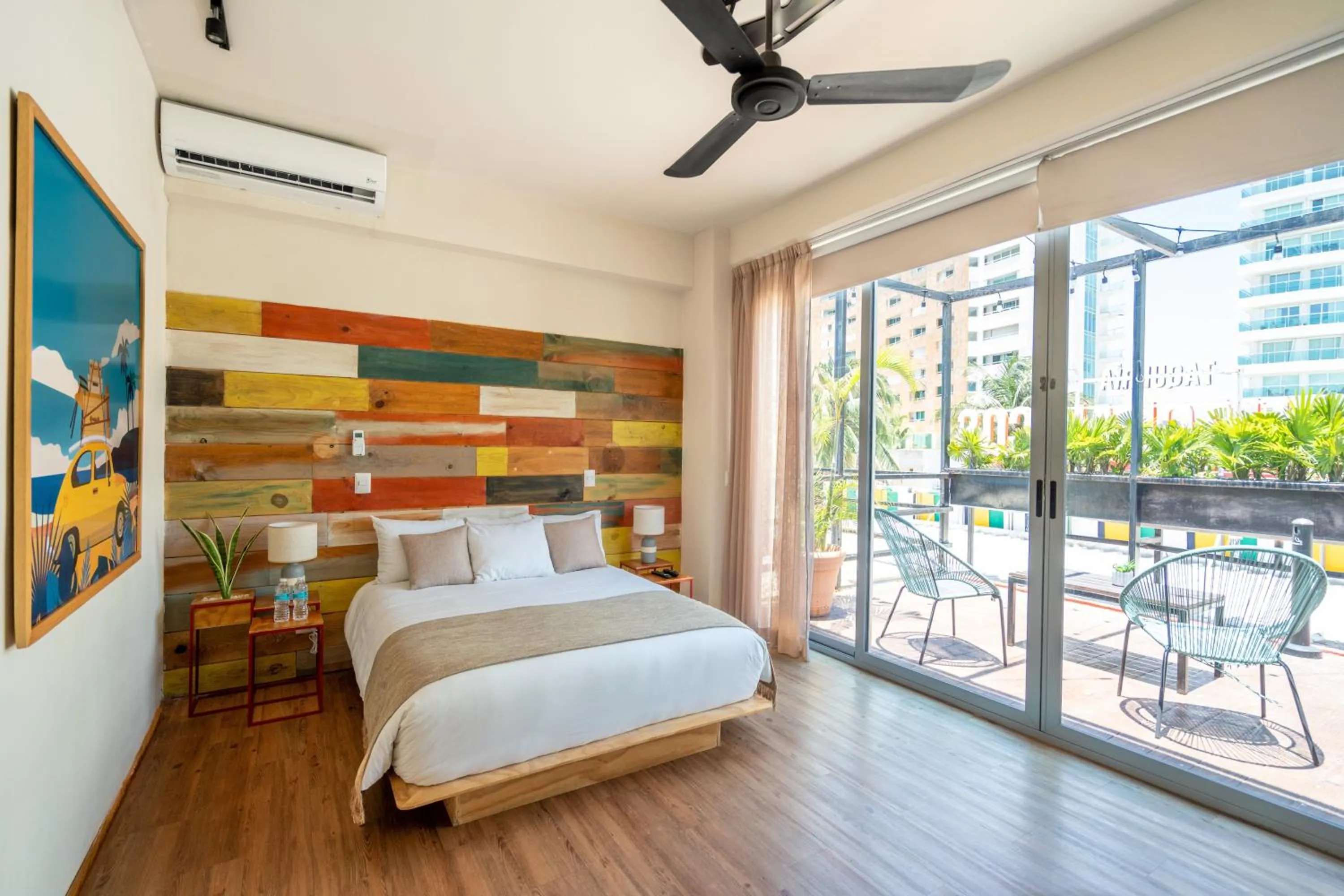 Bed in Mayan Monkey Cancun - Social Hotel