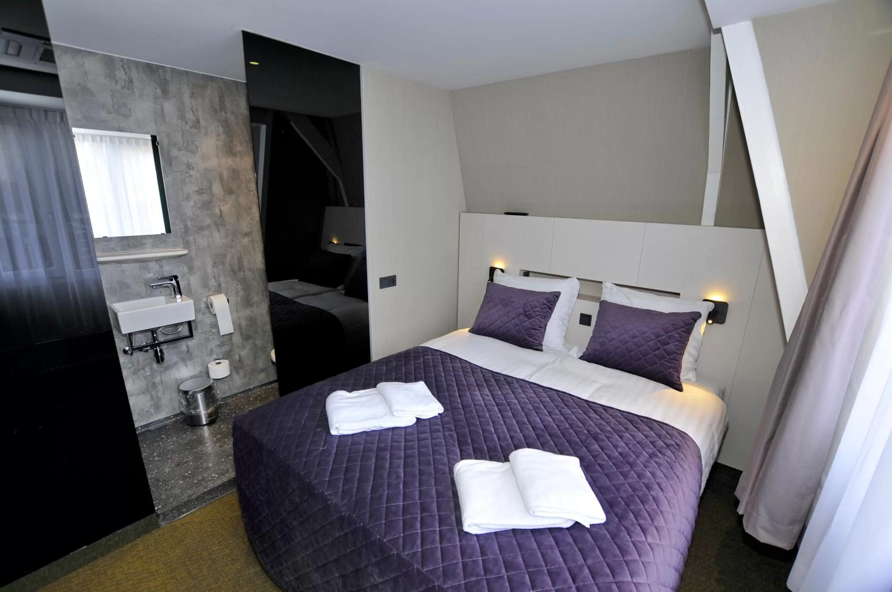 Bed in Cityview Hotel