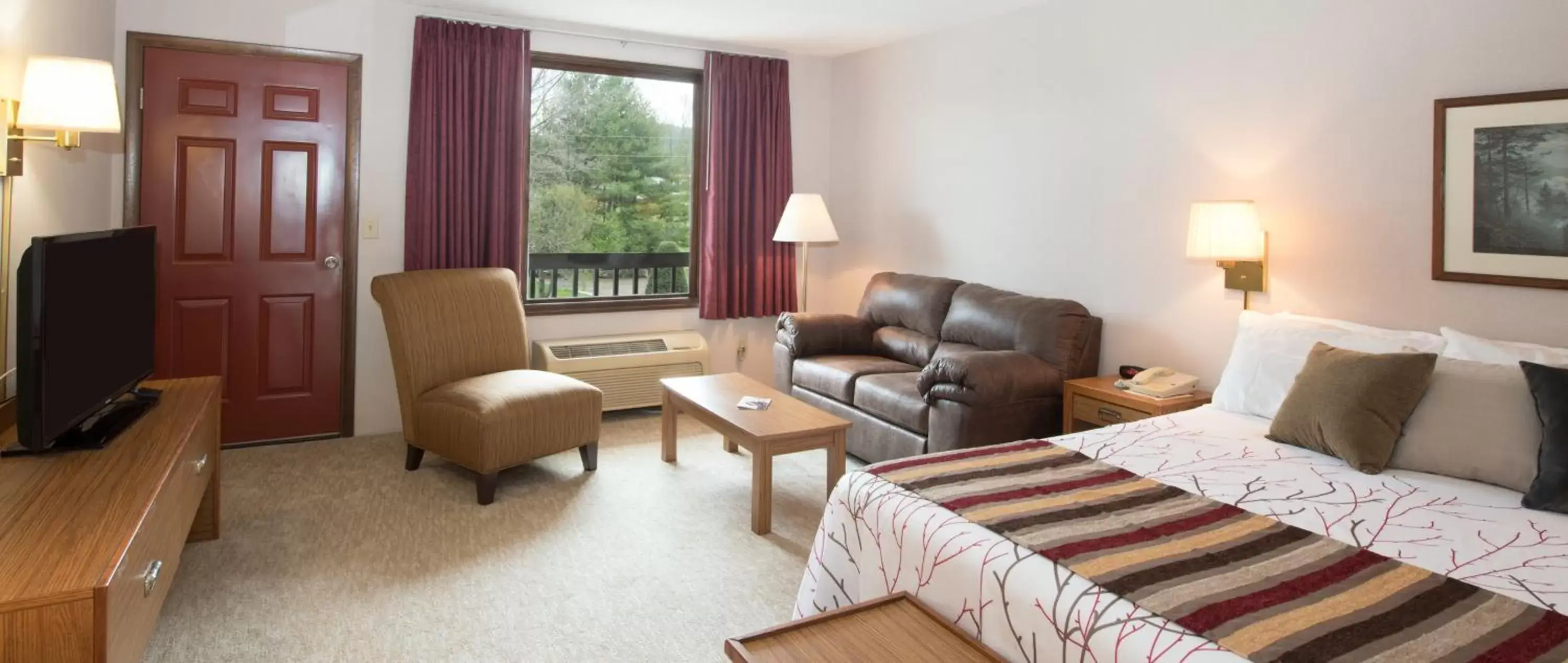 Mountain view, Seating Area in Highland Manor Inn