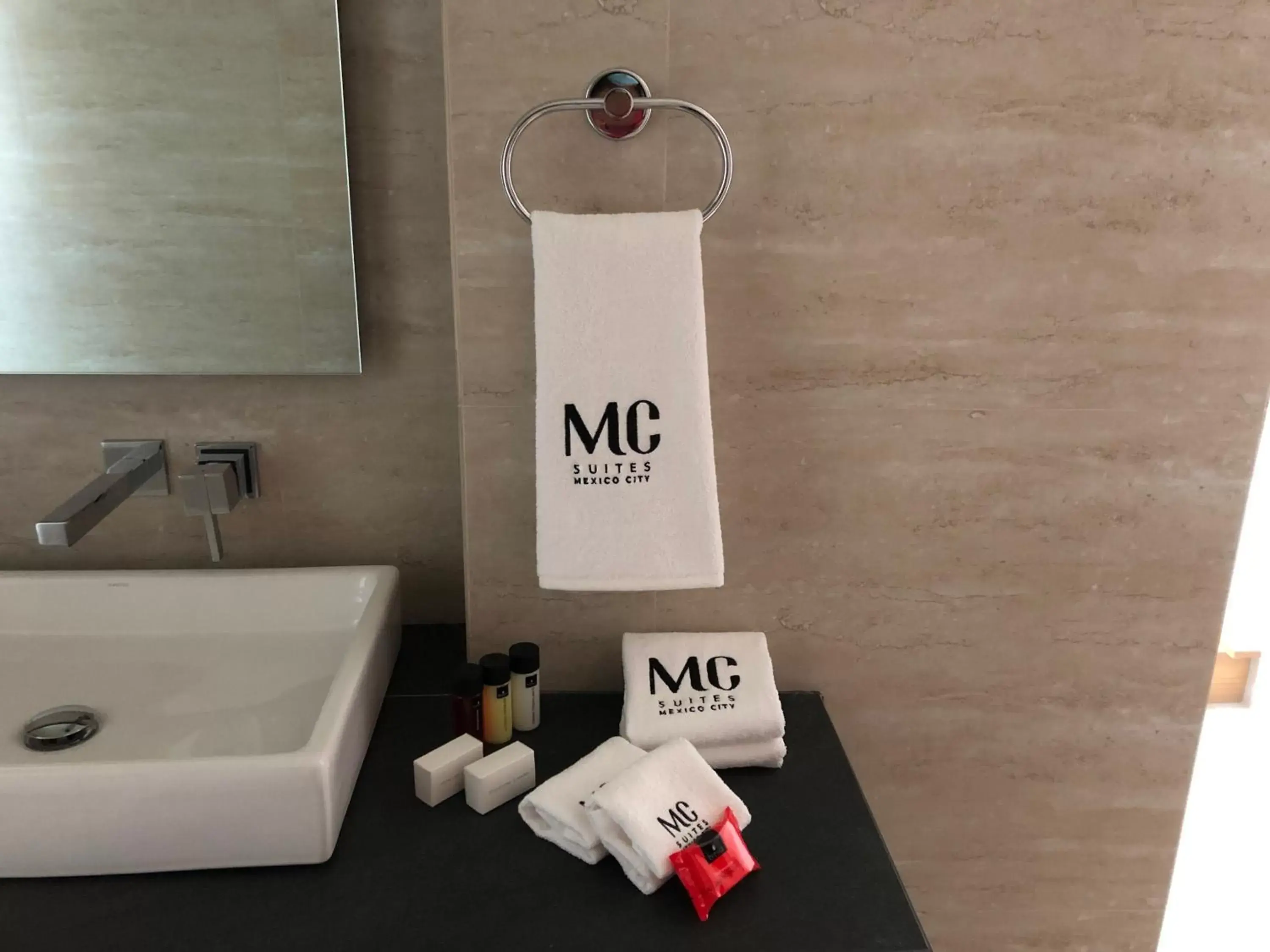 Bathroom in MC Suites Mexico City