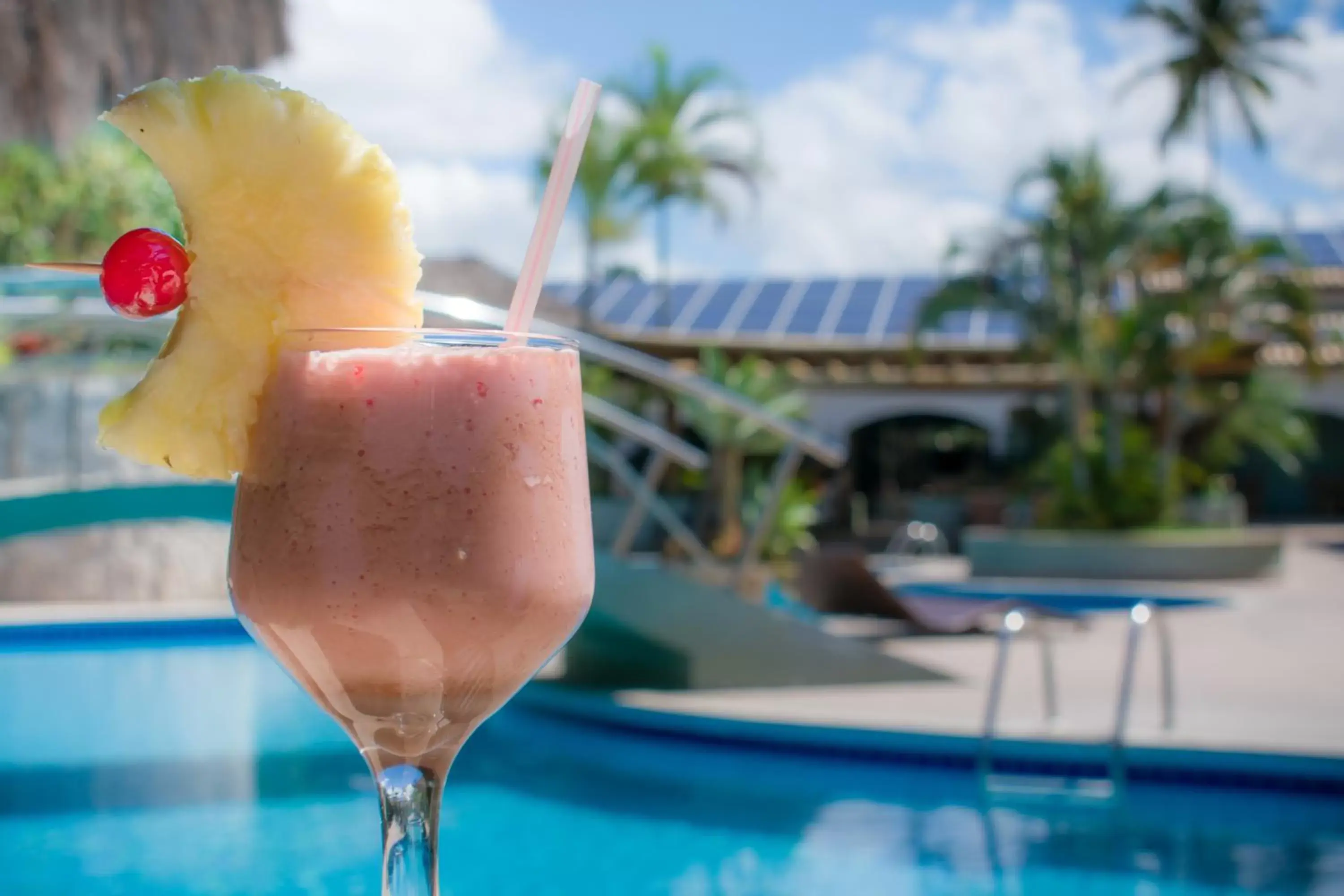 Drinks, Swimming Pool in Sarana Praia Hotel