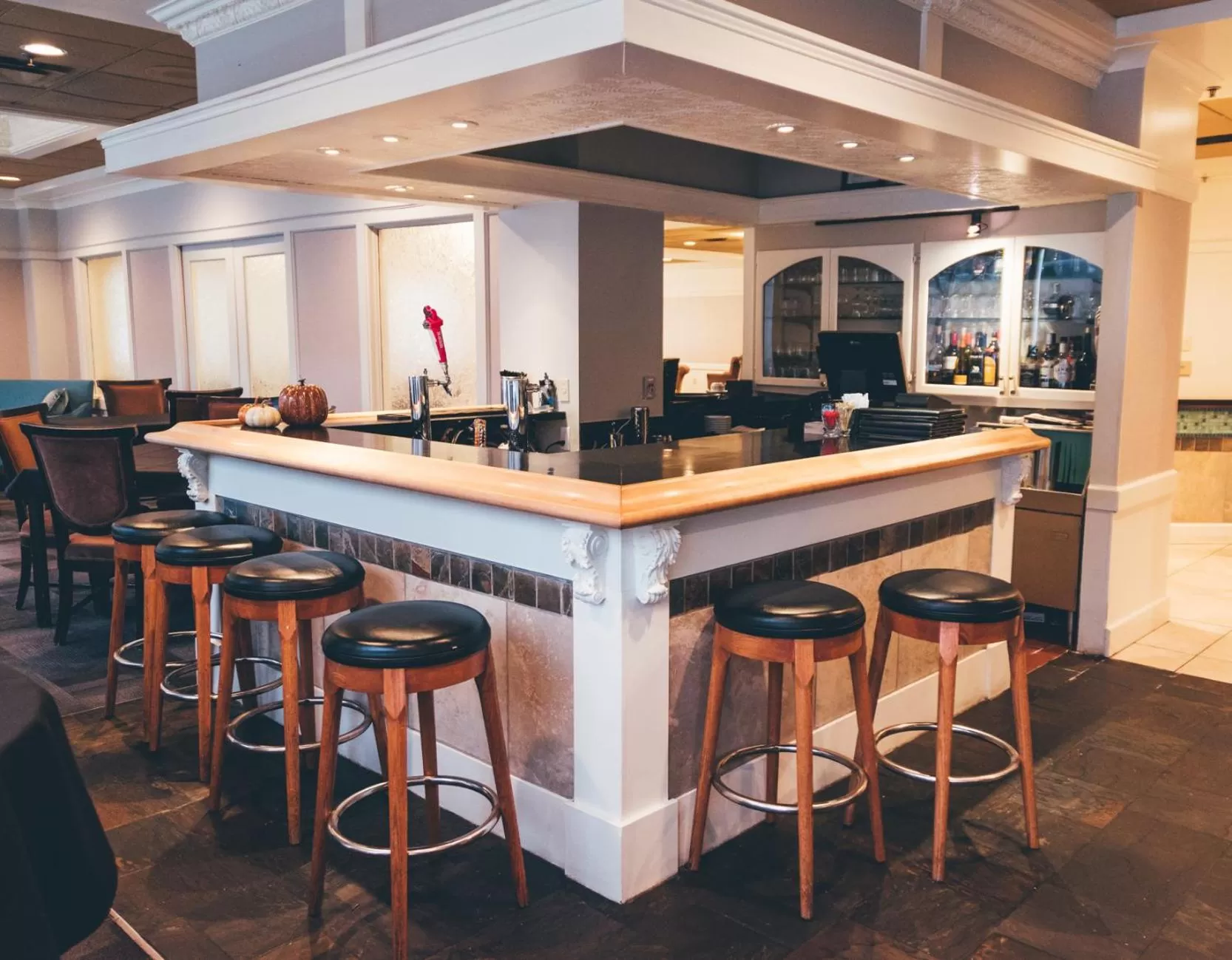 Lounge or bar in Temple Gardens Hotel & Spa