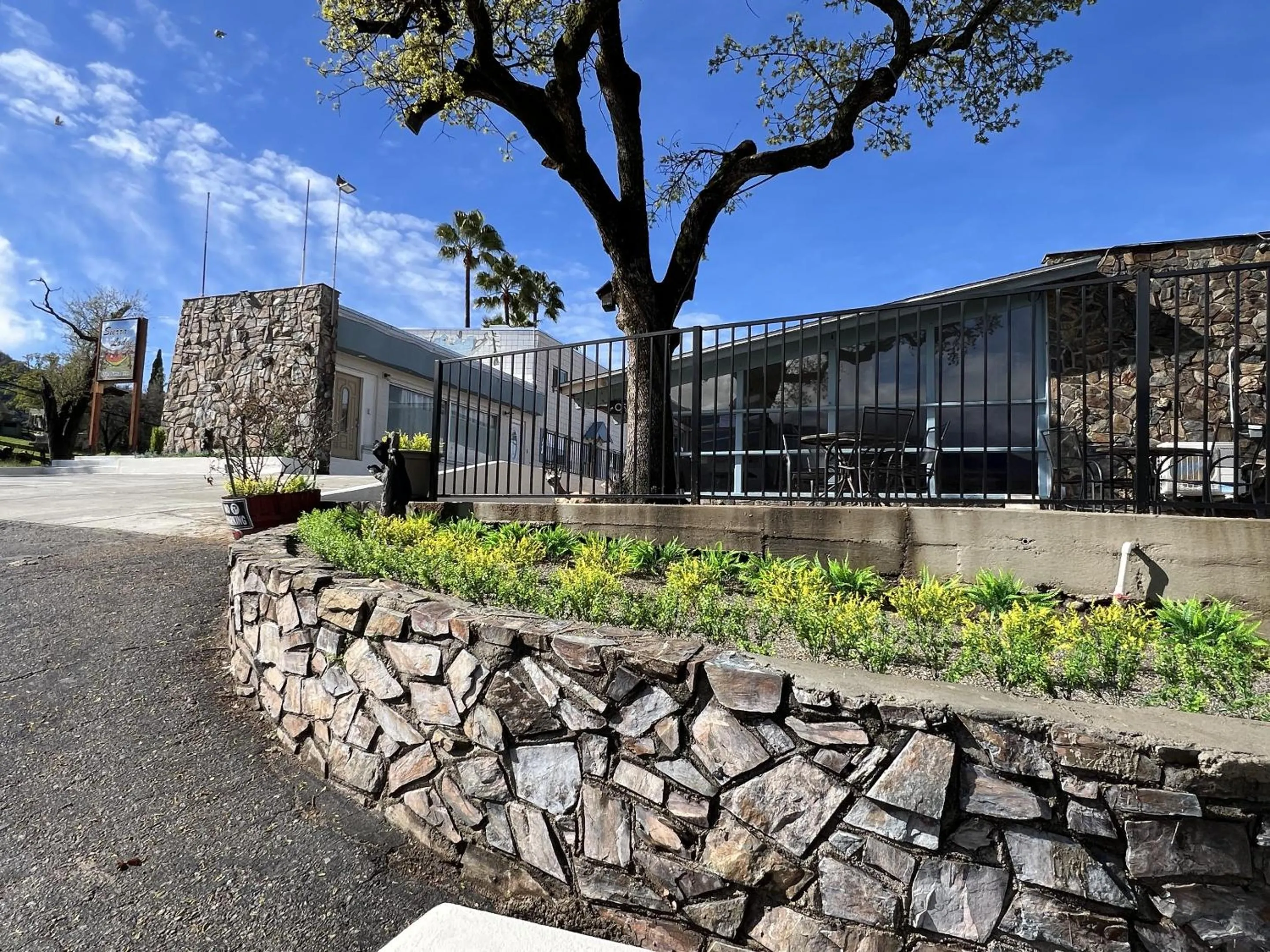 Property building in Sierra Lodge Three Rivers