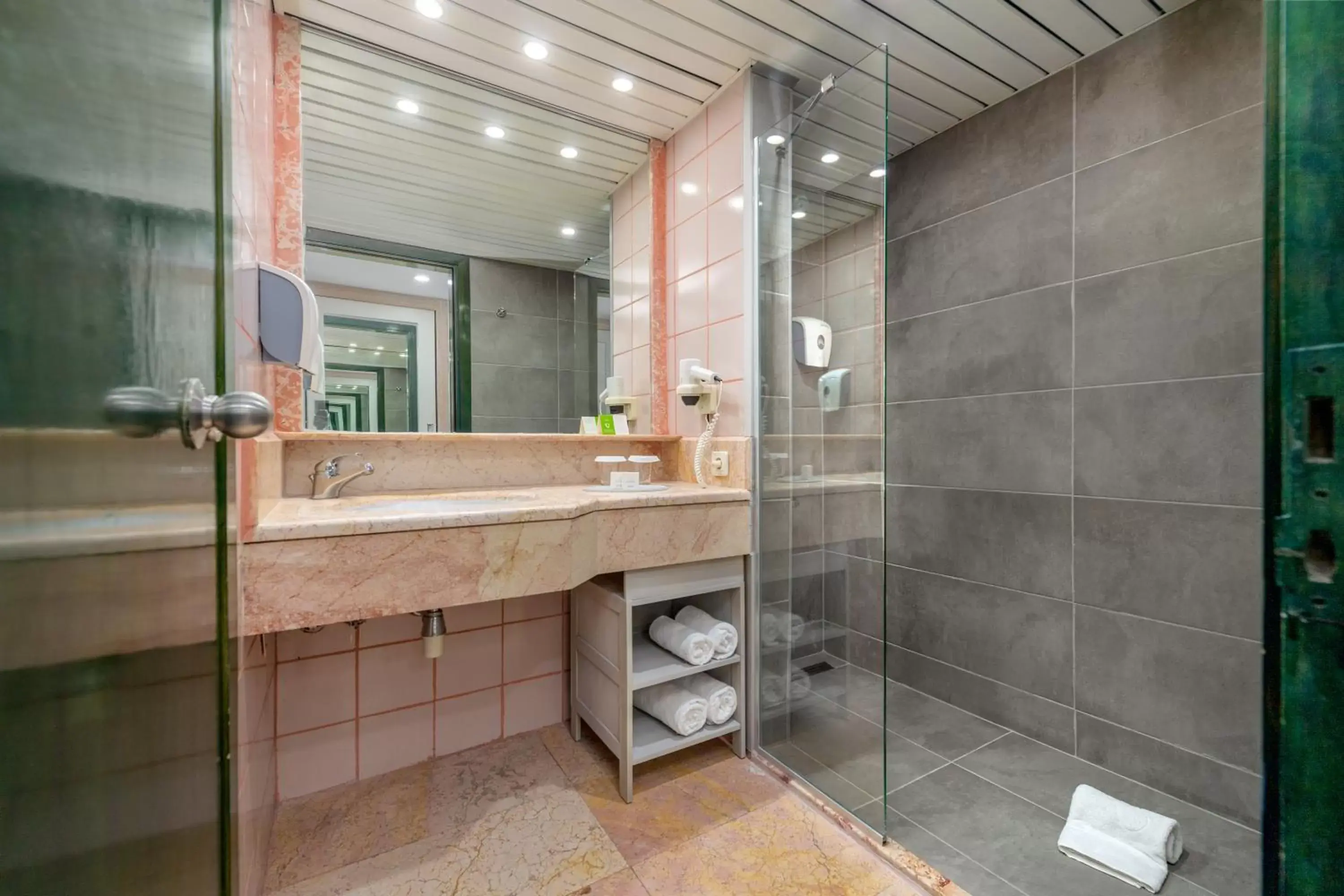 Bathroom in Labranda Excelsior Hotel