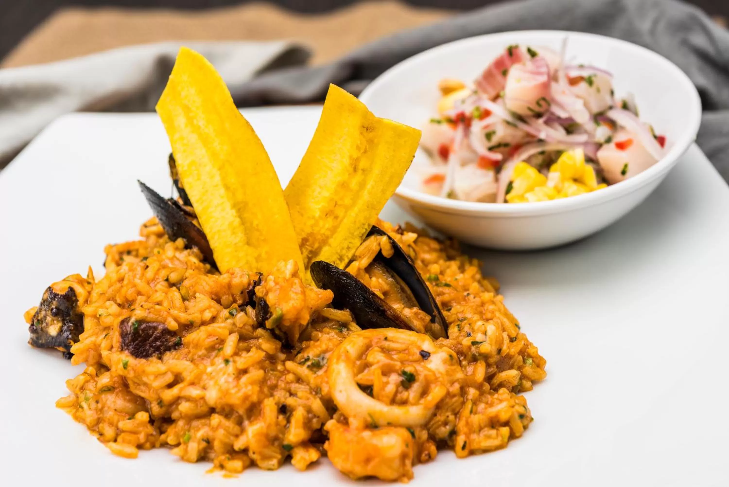 Restaurant/places to eat in Crowne Plaza Barranquilla by IHG