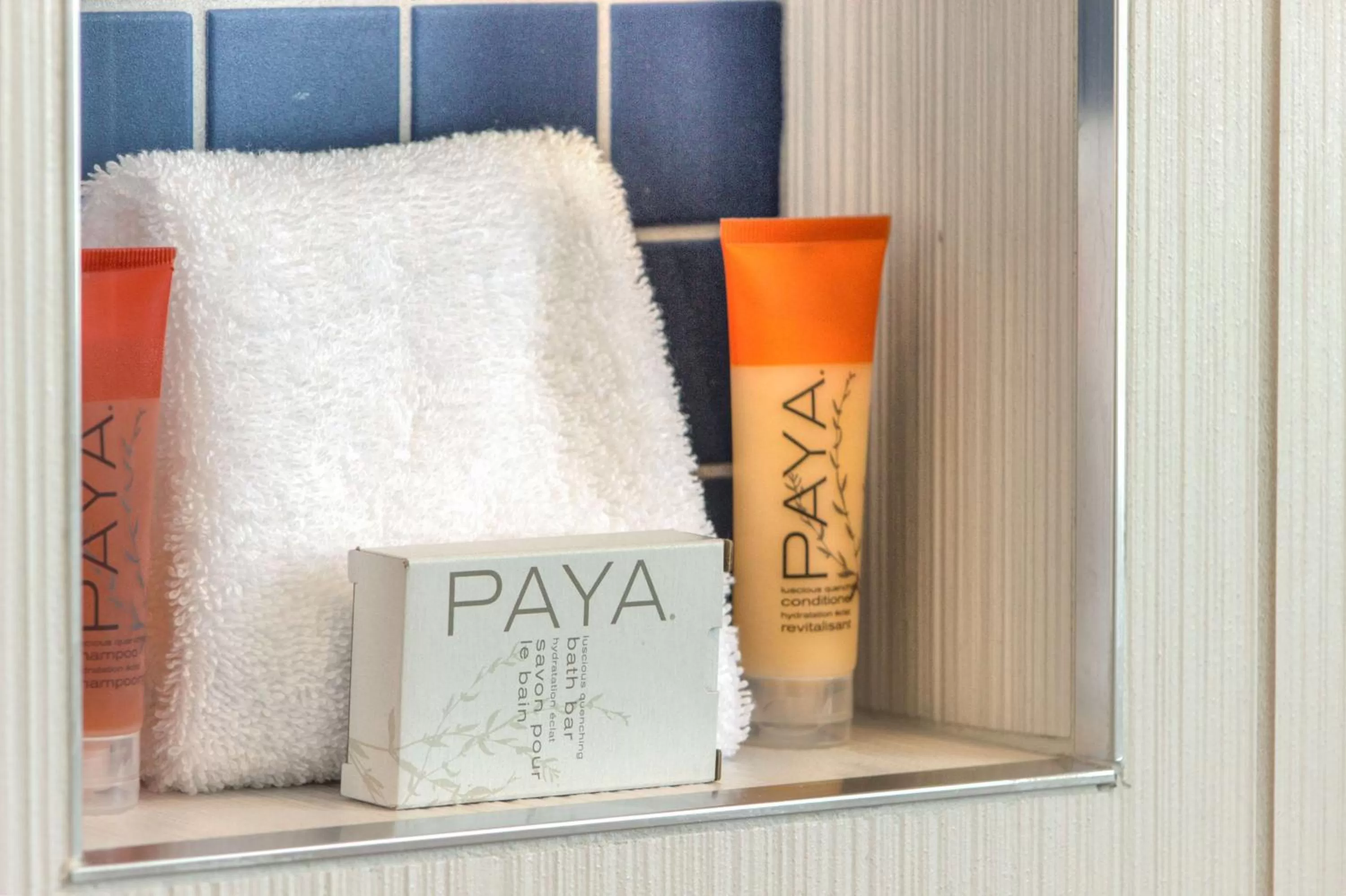 Bathroom in The Waterfront Beach Resort, A Hilton Hotel