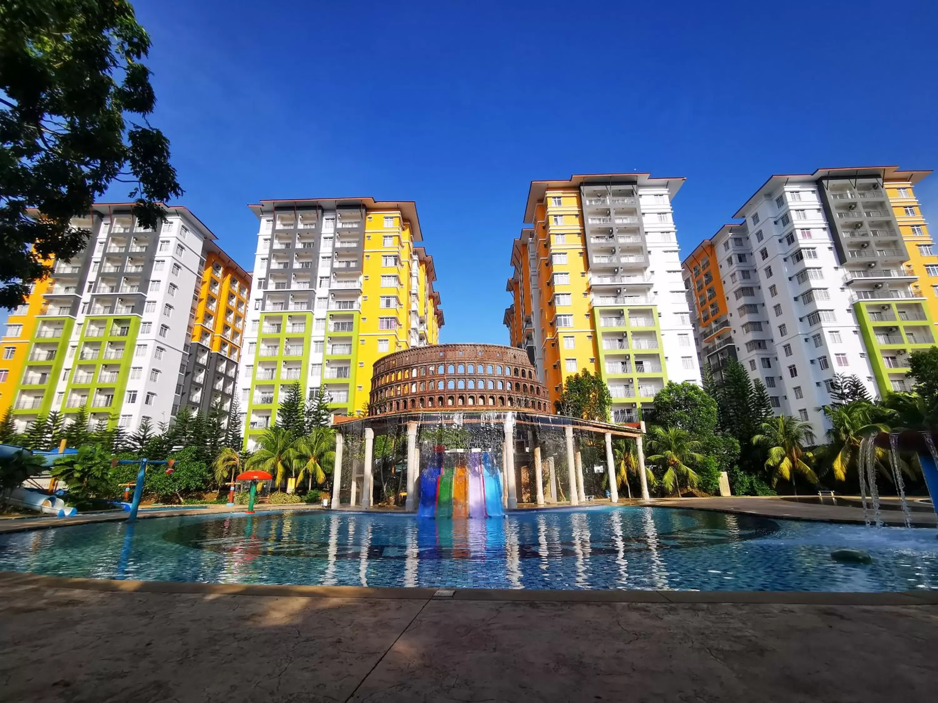 Property building in Bayou Lagoon Park Resort