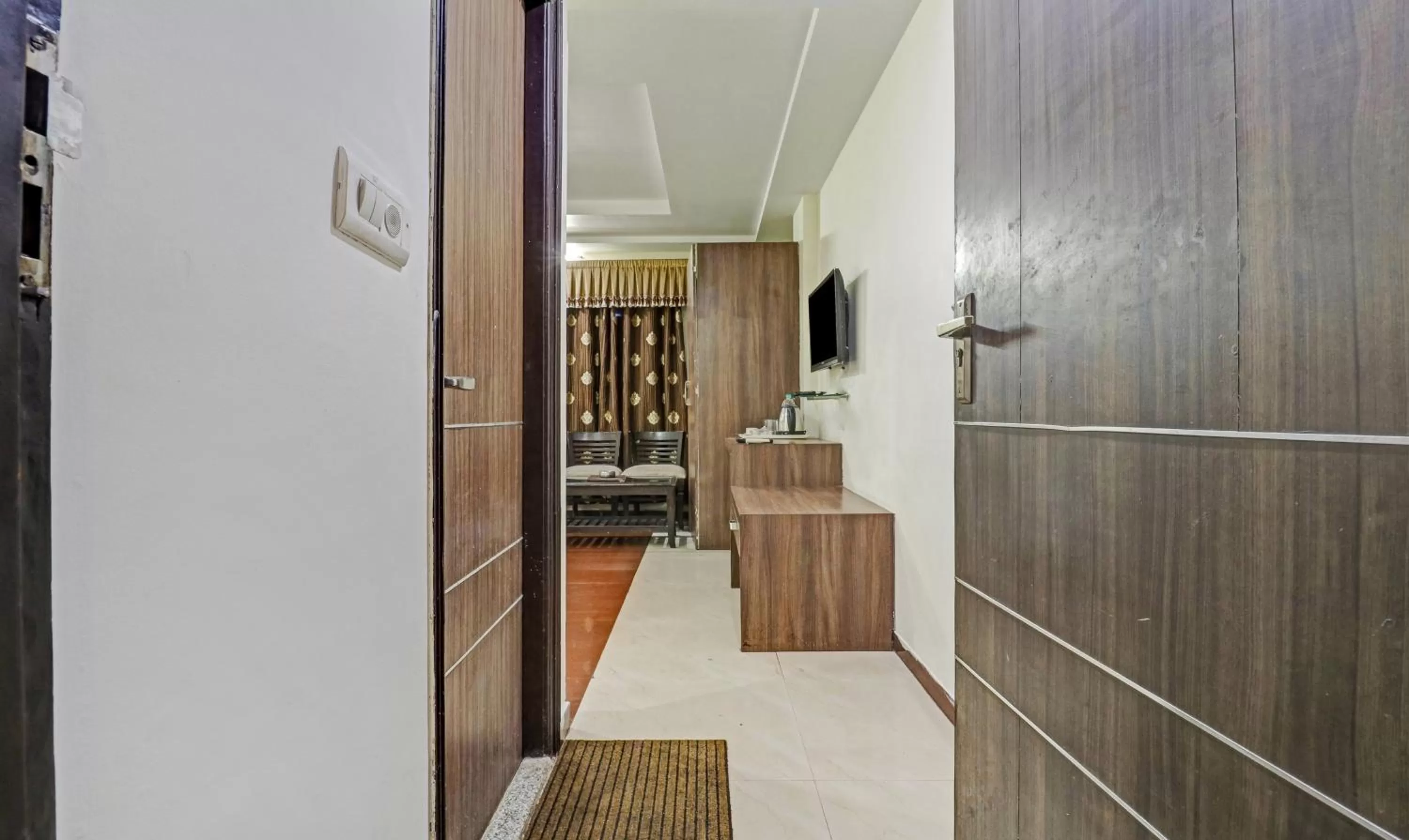 Treebo Mohit Regency