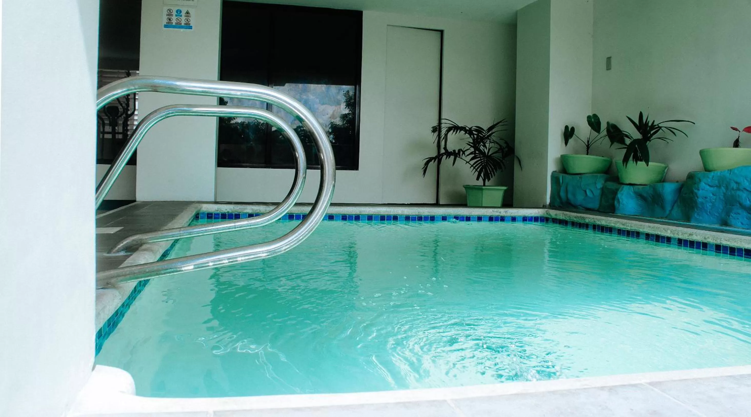 Swimming pool in RedDoorz Plus @ Mabolo Cebu