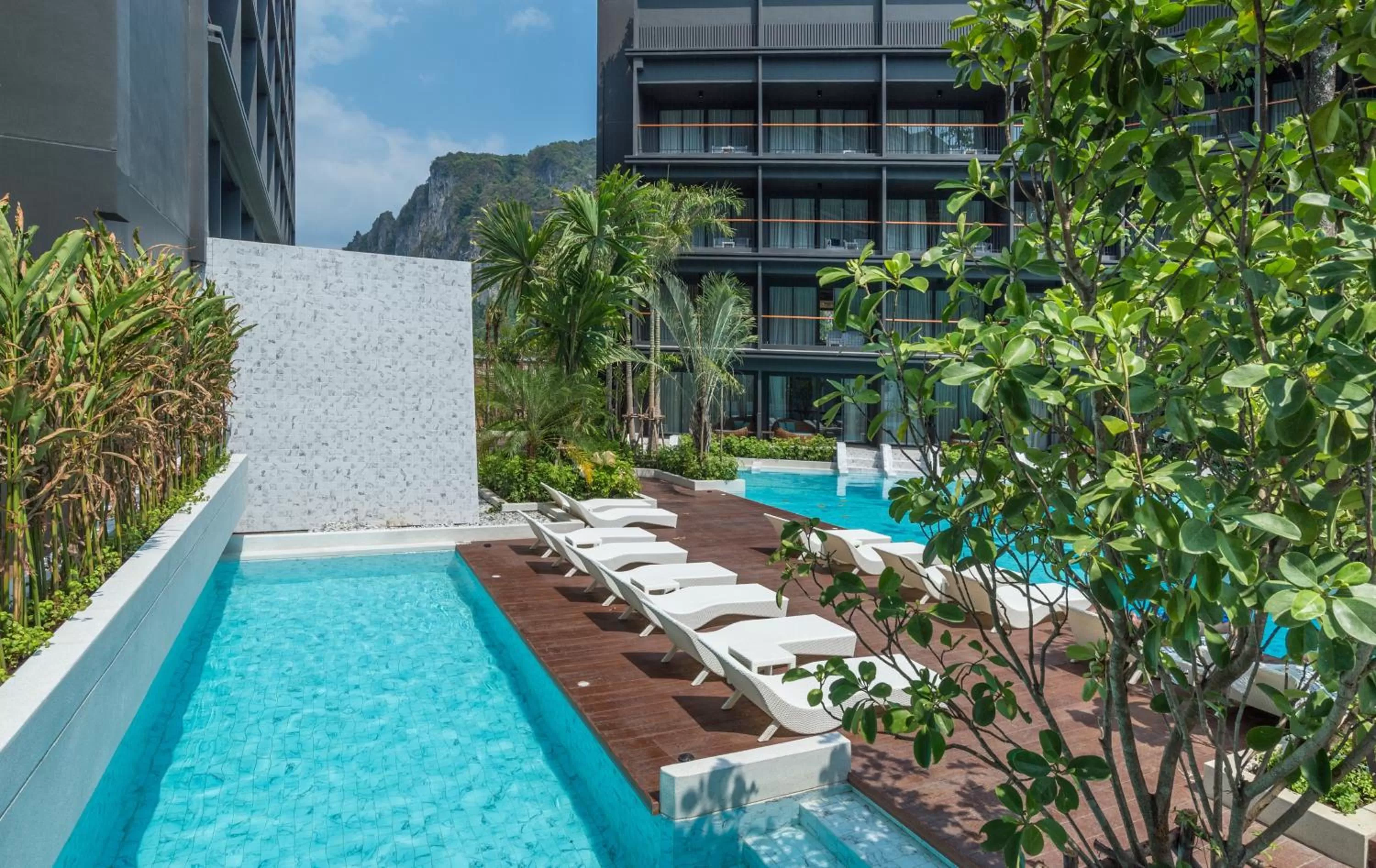 Swimming pool in Panan Krabi Resort