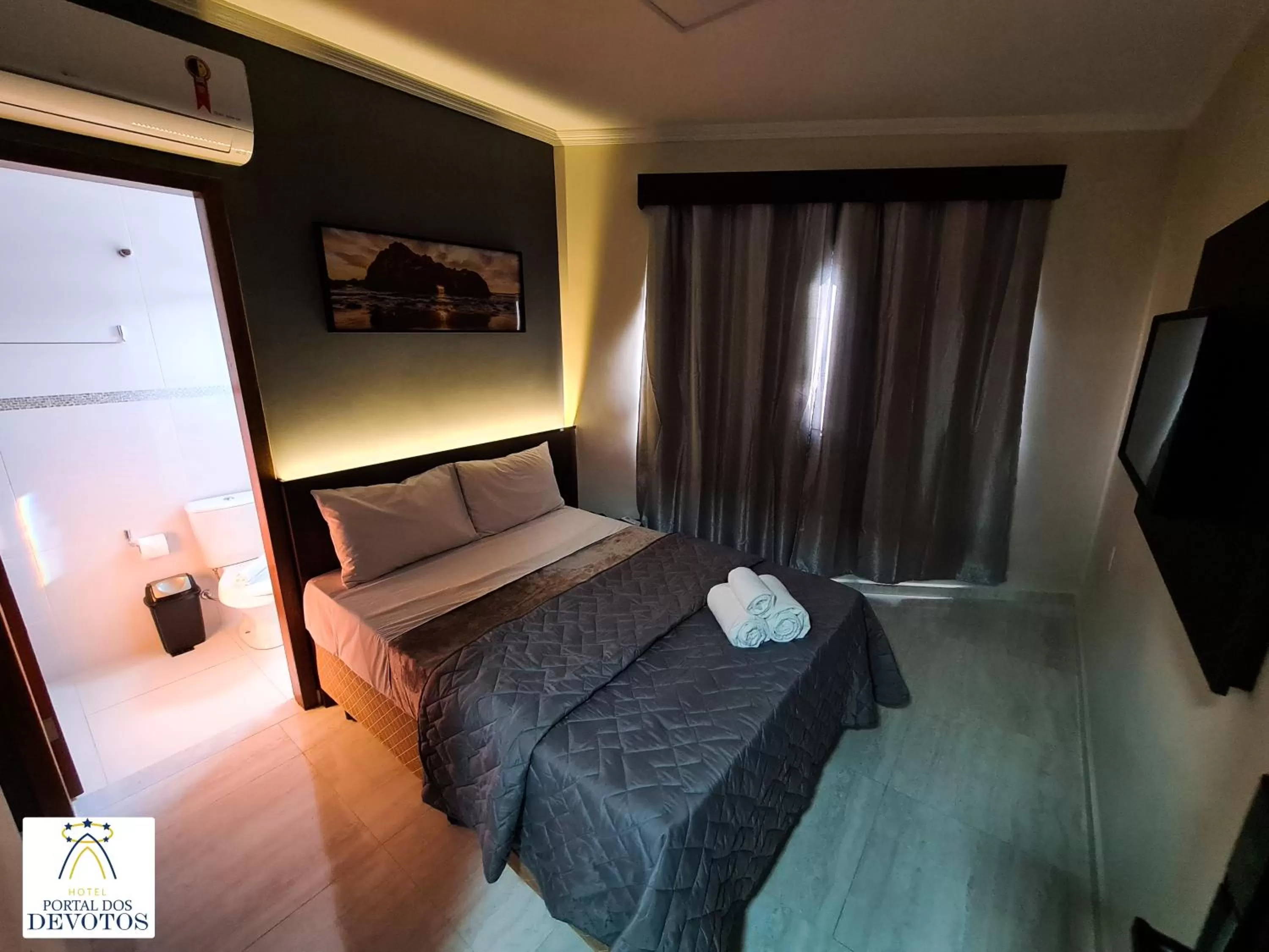 Bedroom, Bed in Hotel Portal dos Devotos