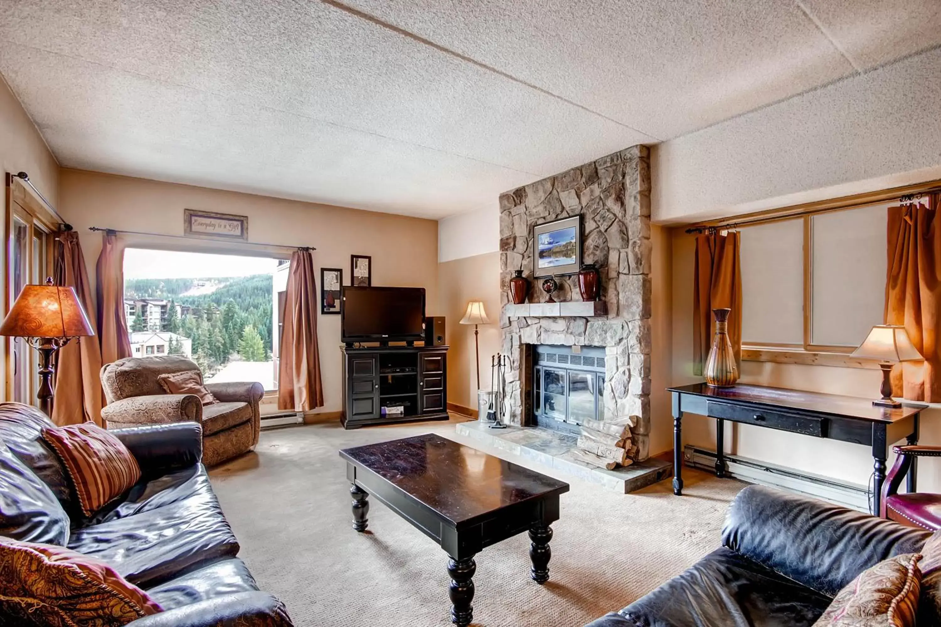 Luxury One-Bedroom Apartment in Village at Breckenridge Resort