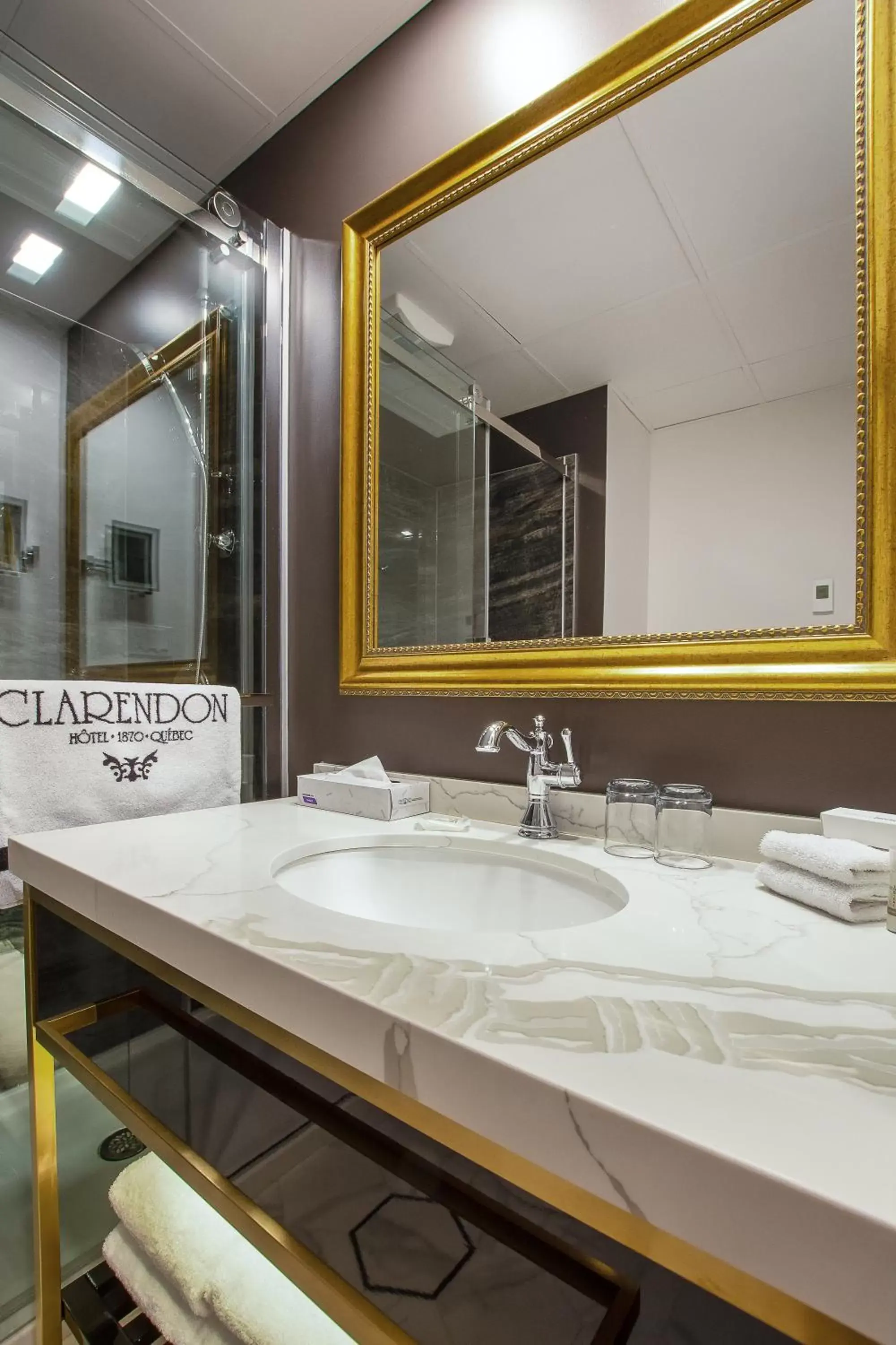Bathroom in Hotel Clarendon