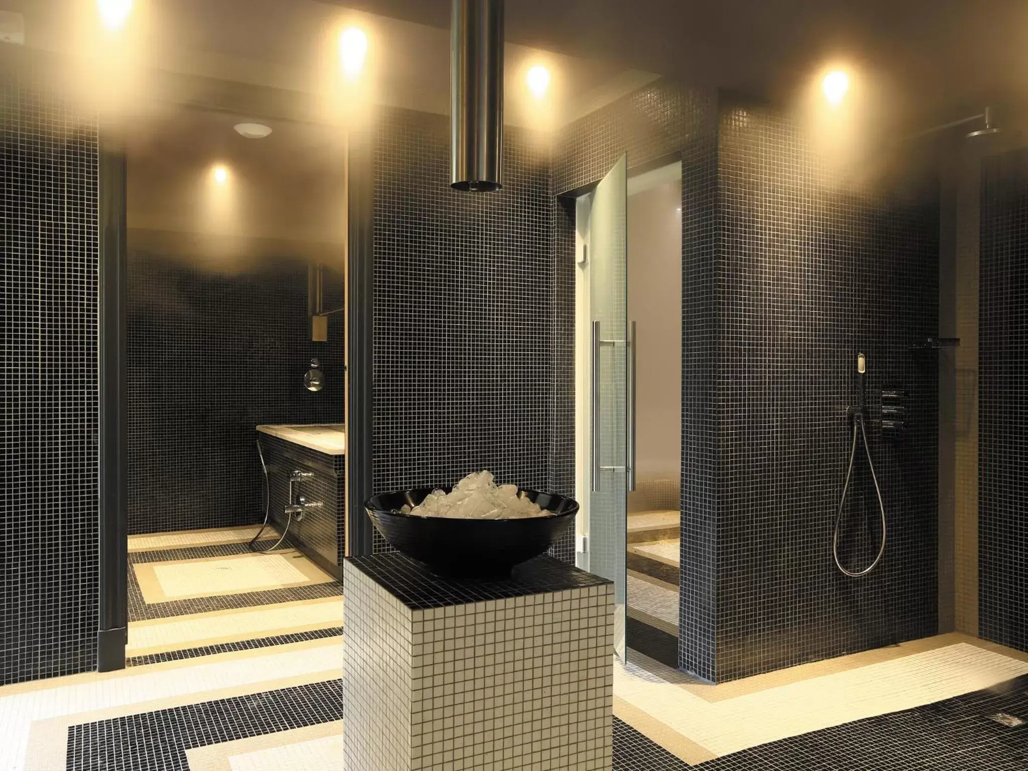Spa and wellness centre/facilities, Bathroom in Domaine De Manville