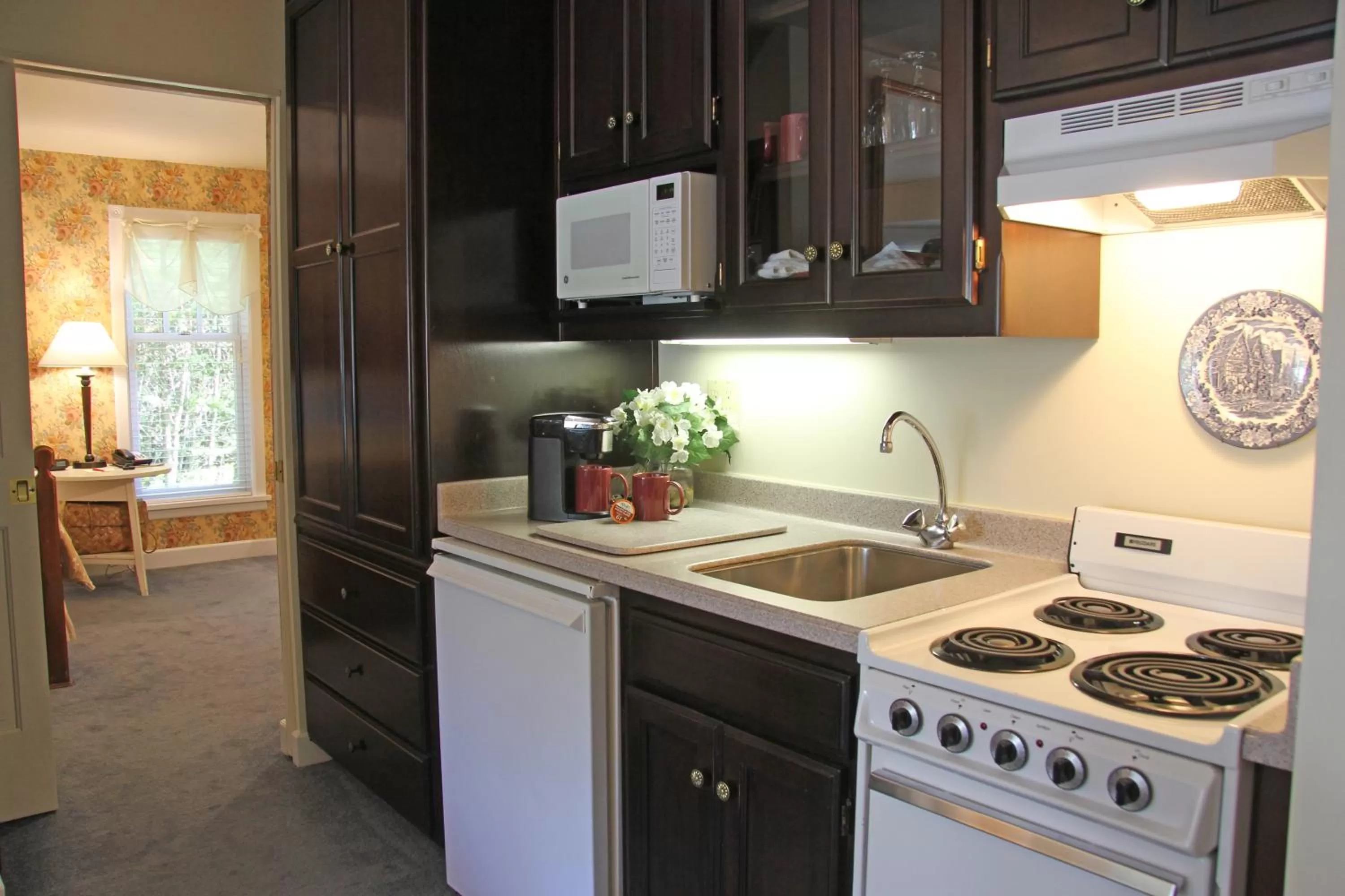 Kitchen or kitchenette in Eagle Harbor Inn