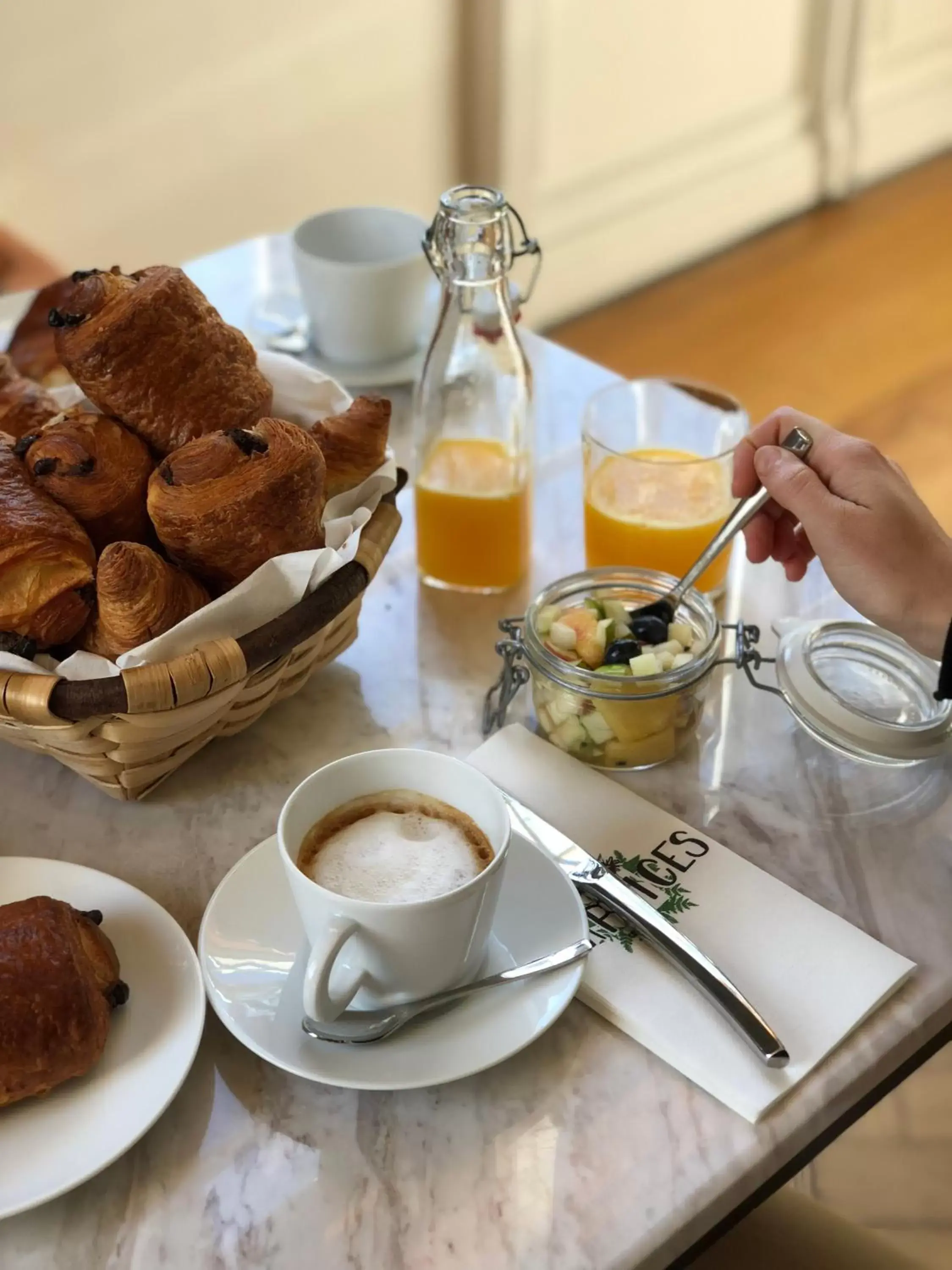 Breakfast in Hôtel Domaine de Raba Bordeaux Sud