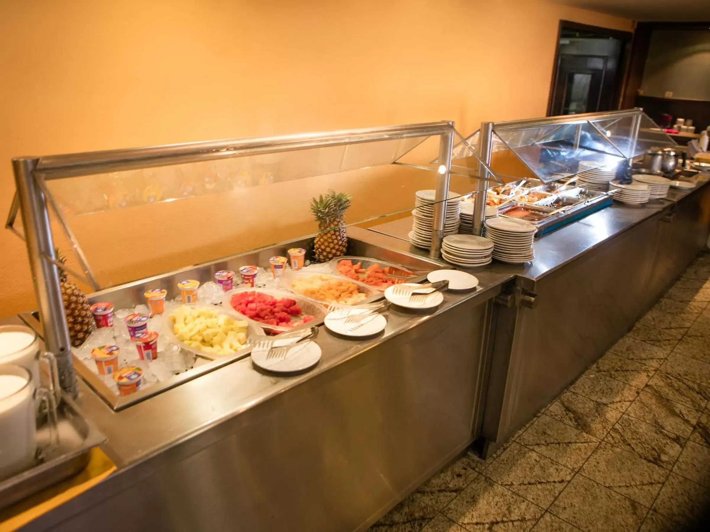 Property building, Food in Hotel Quality Inn Aguascalientes