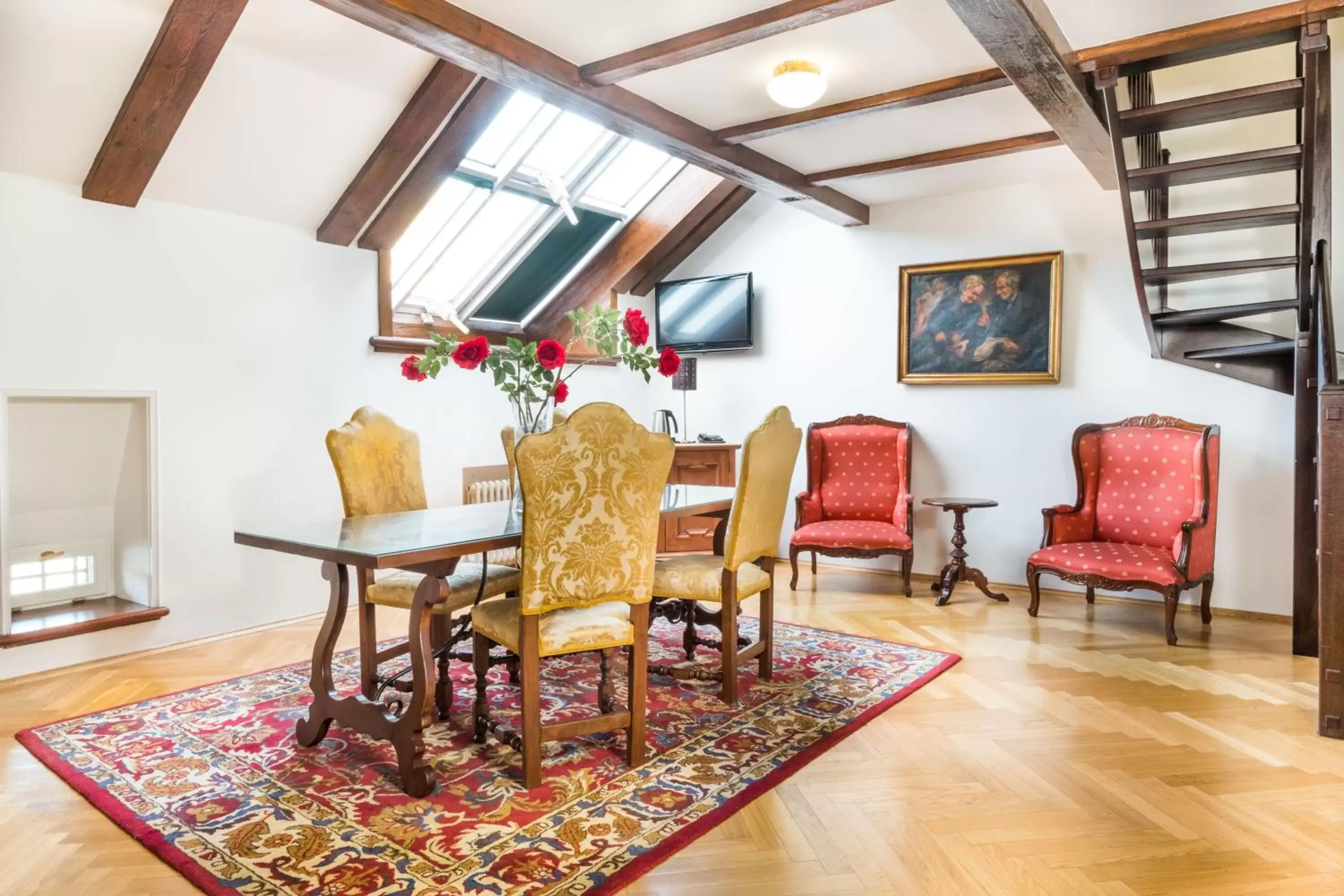 TV and multimedia, Dining Area in Charles Bridge Palace